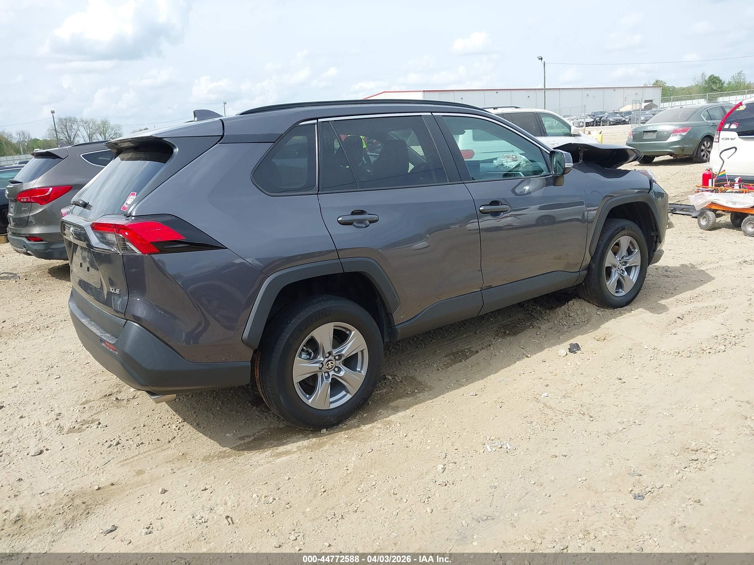 TOYOTA RAV4 image 4