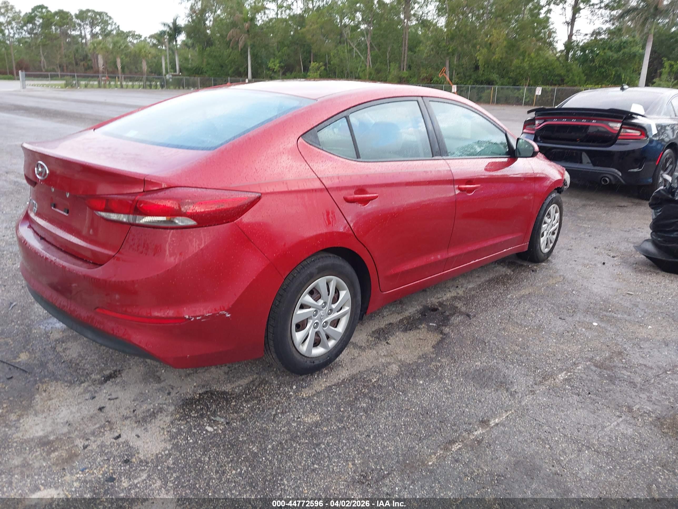 HYUNDAI ELANTRA image 4
