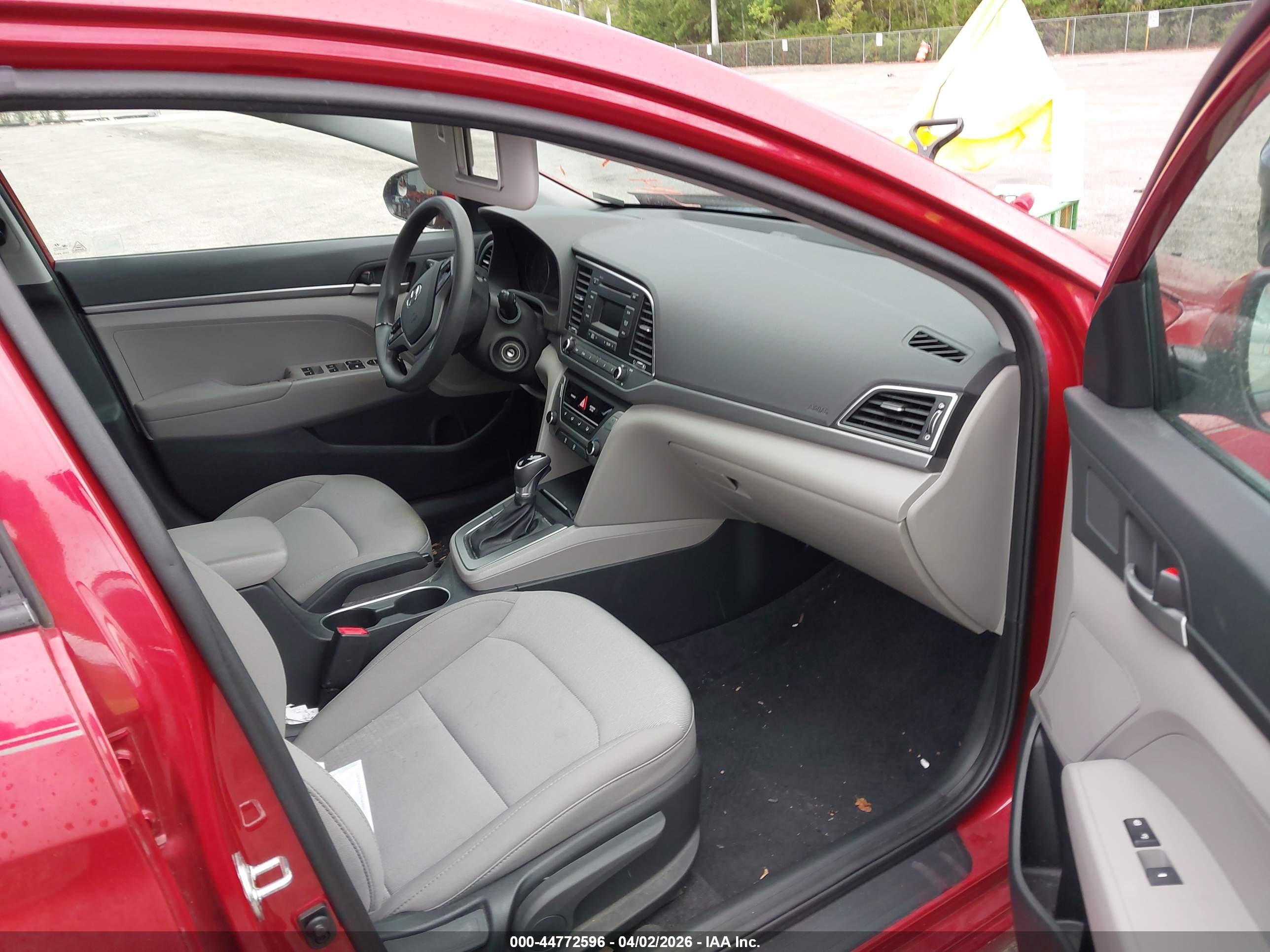 HYUNDAI ELANTRA image 5