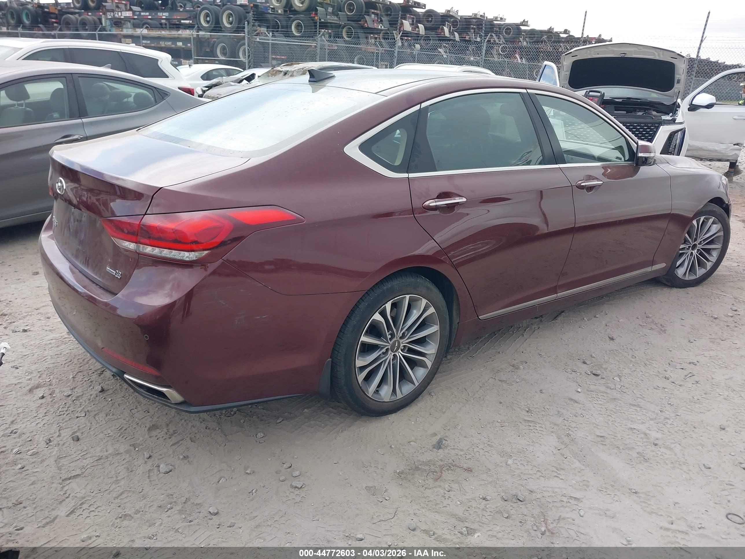 HYUNDAI GENESIS image 4