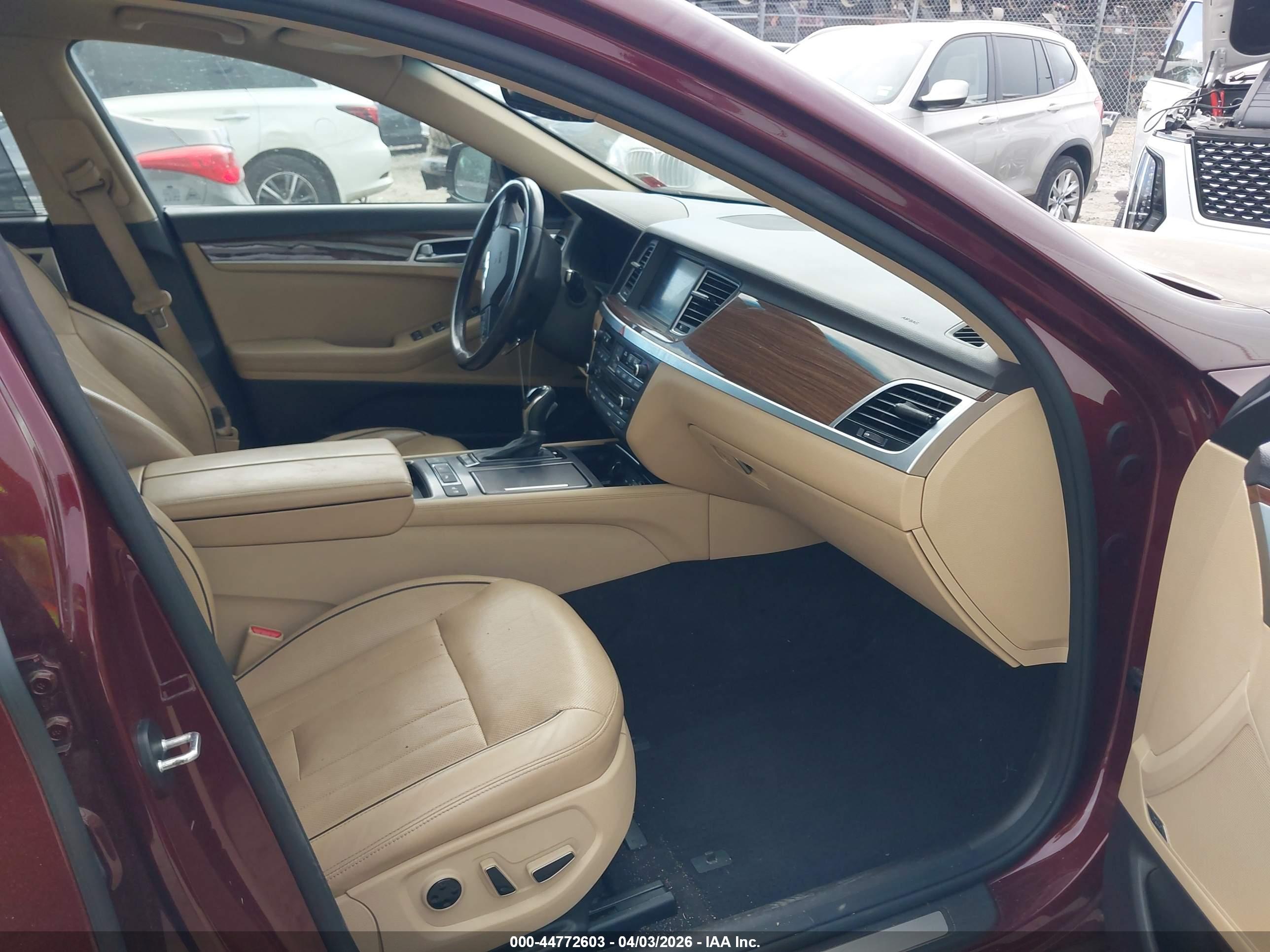 HYUNDAI GENESIS image 5