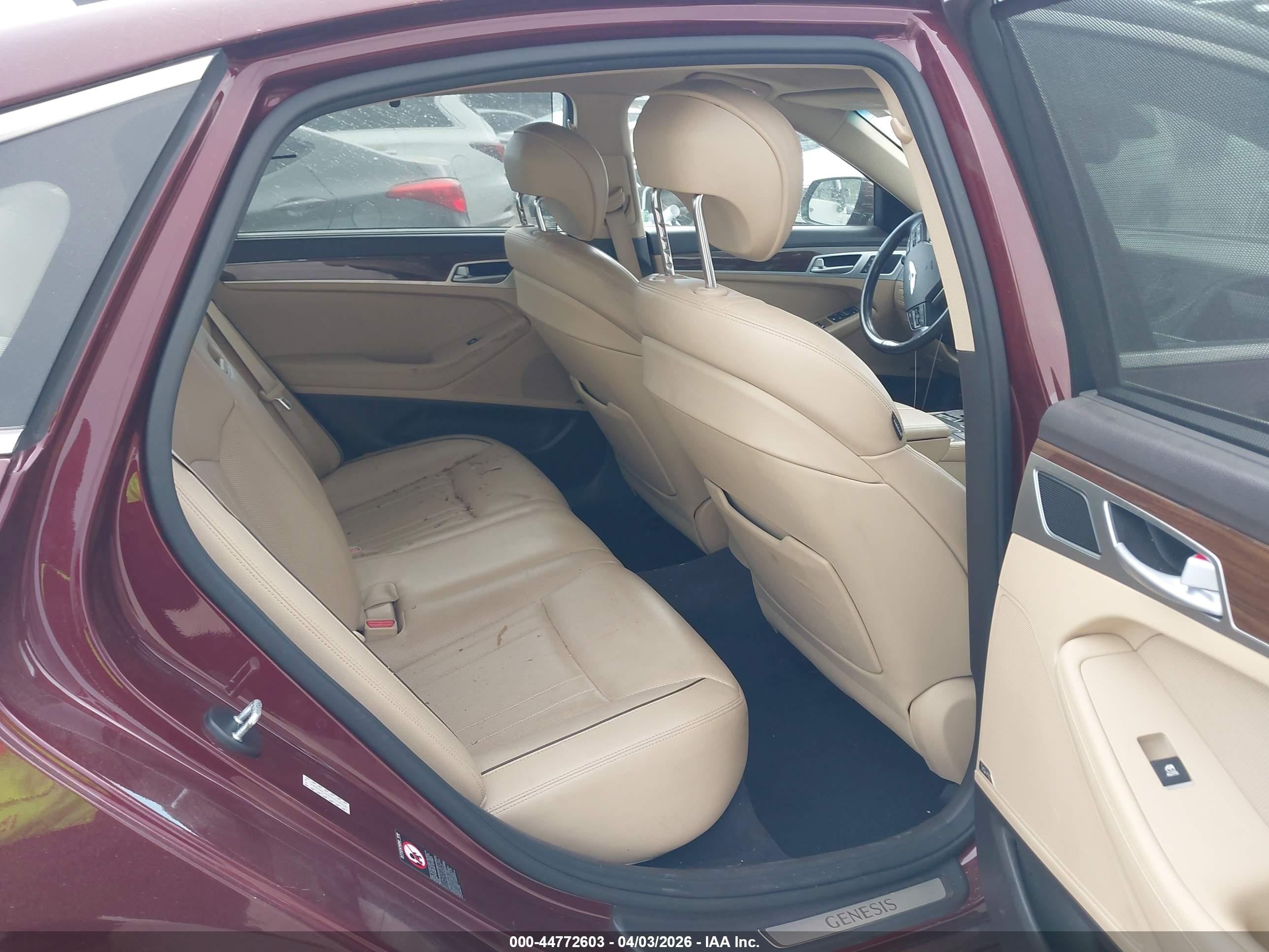 HYUNDAI GENESIS image 8