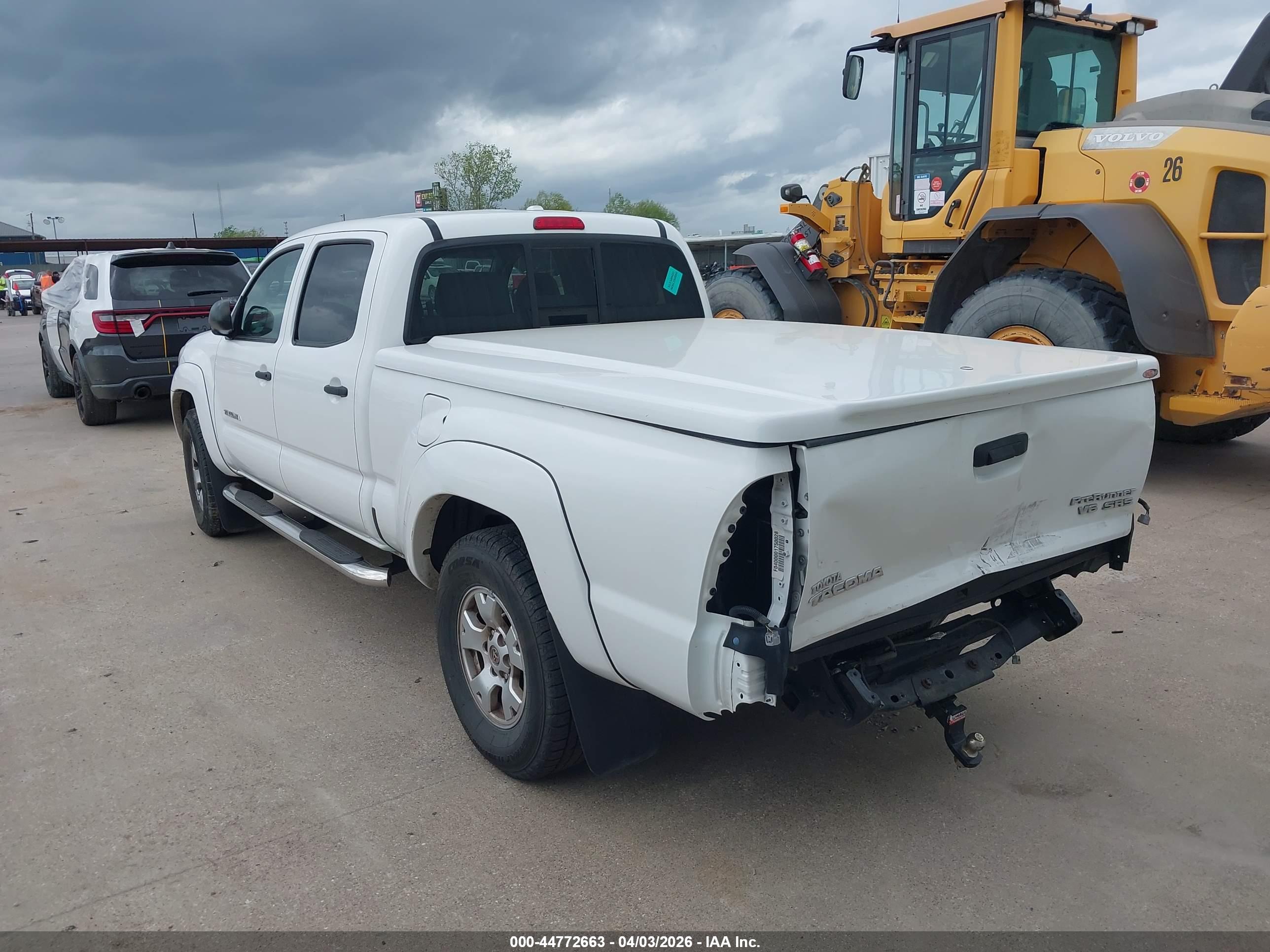 TOYOTA TACOMA image 3