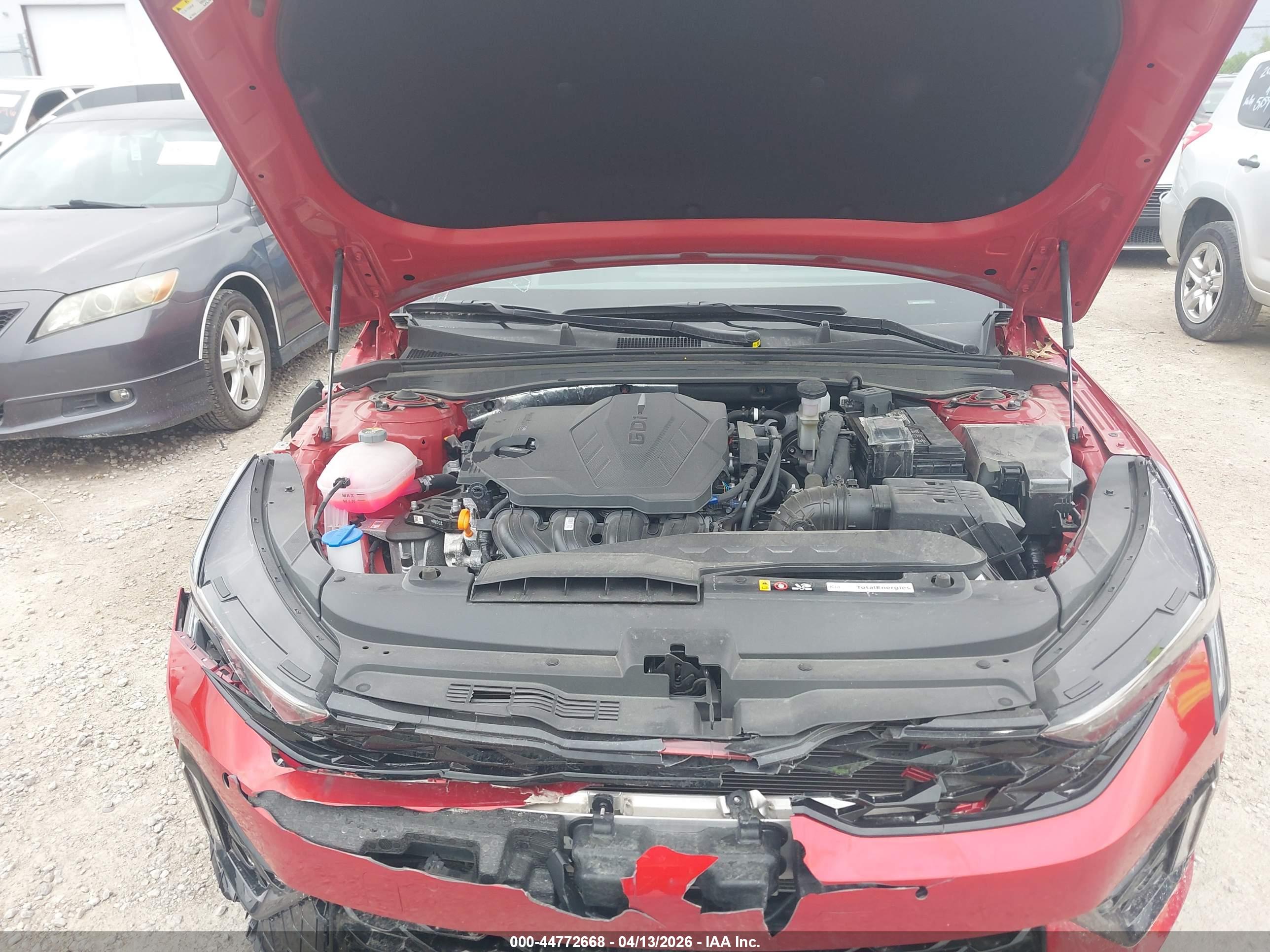 KIA K5 image 10
