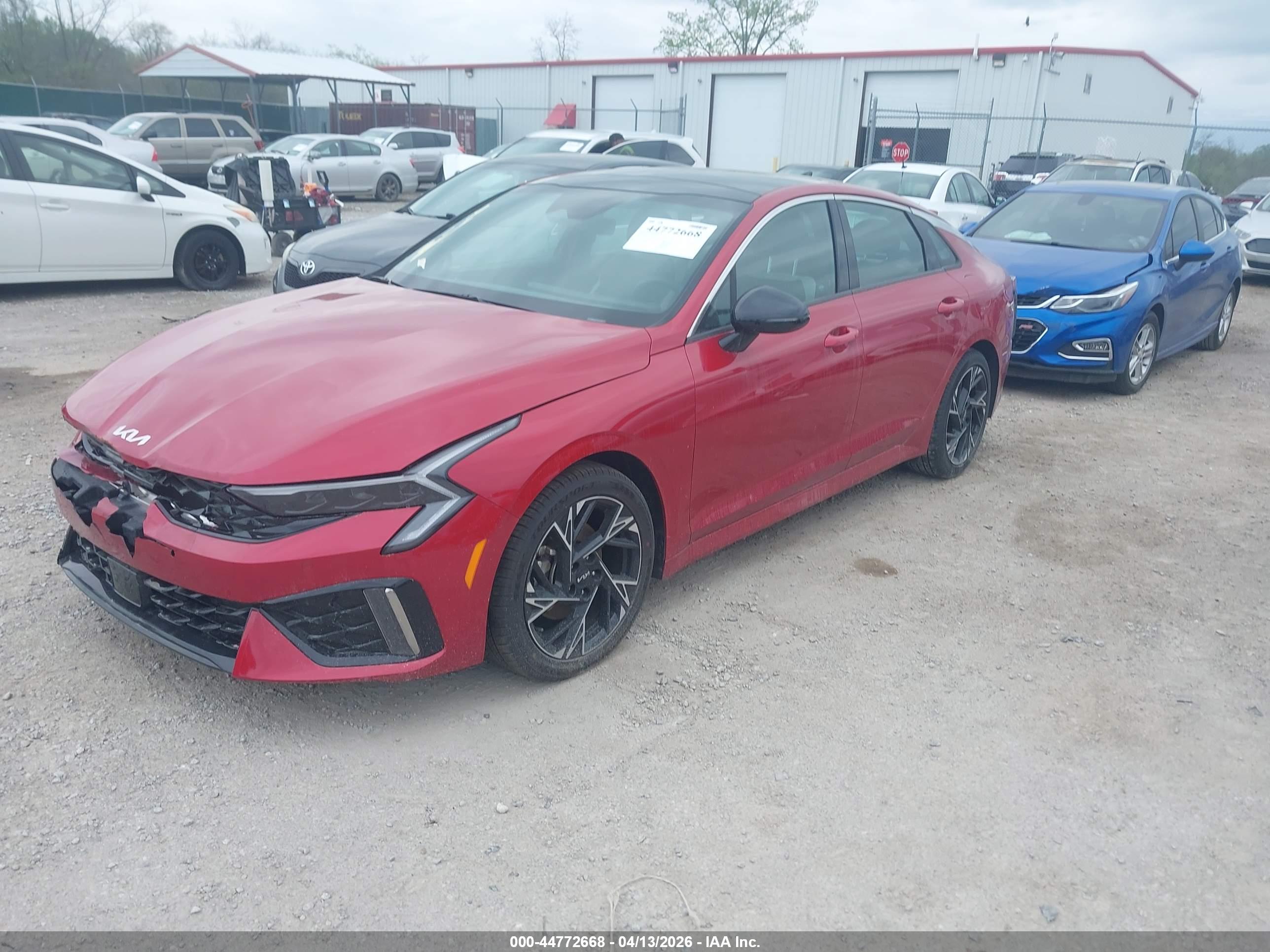 KIA K5 image 2