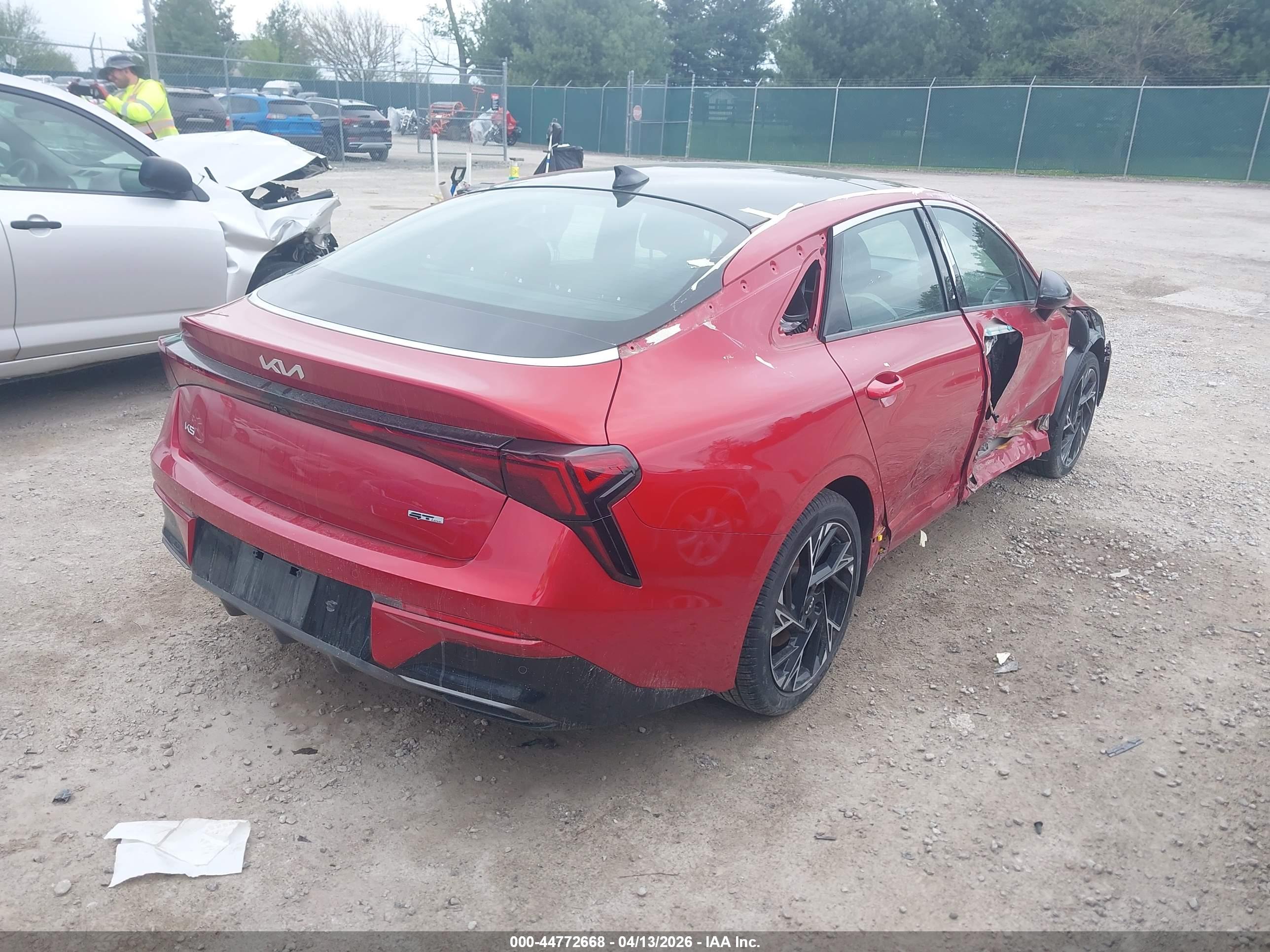 KIA K5 image 4