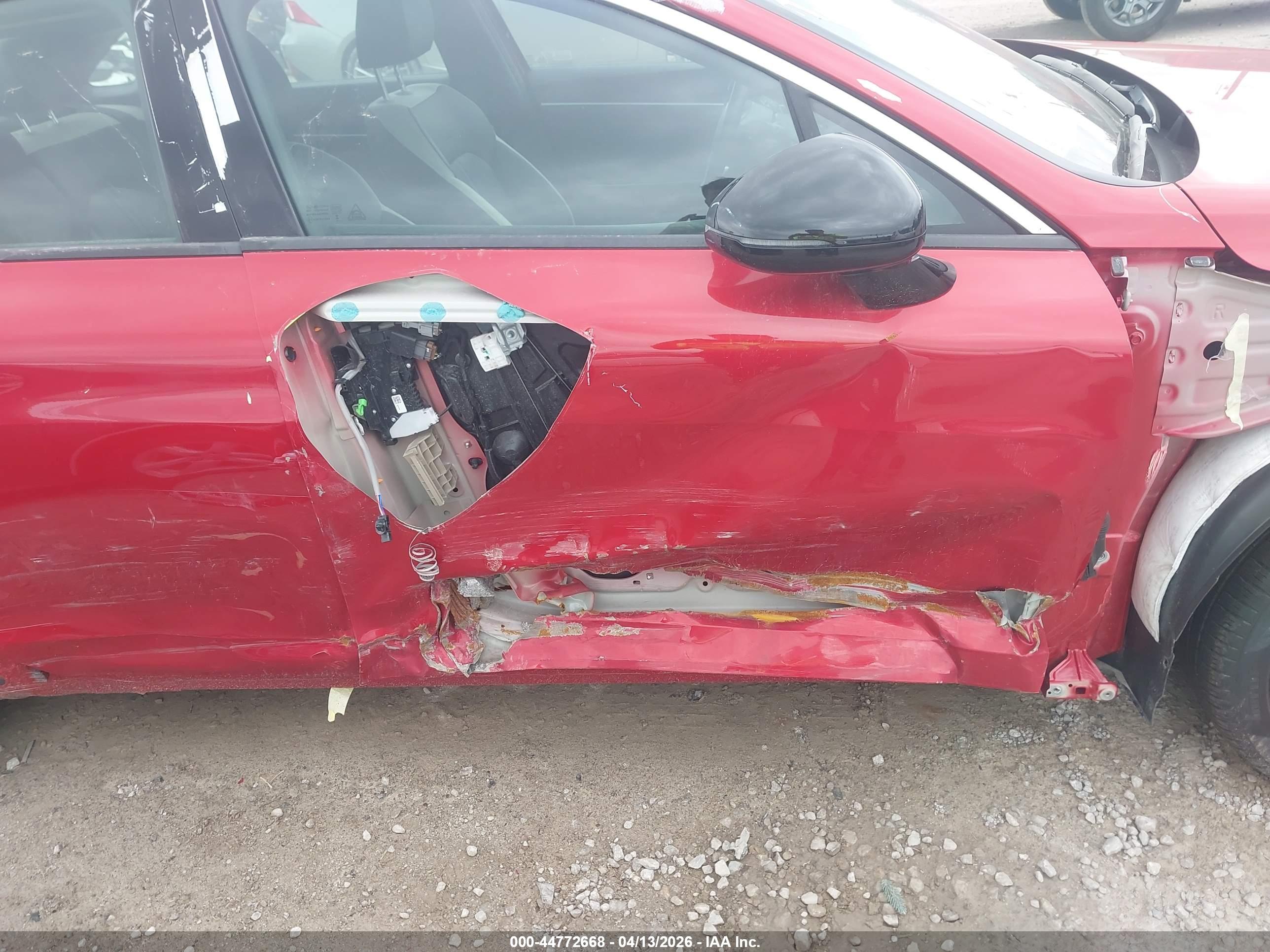 KIA K5 image 6