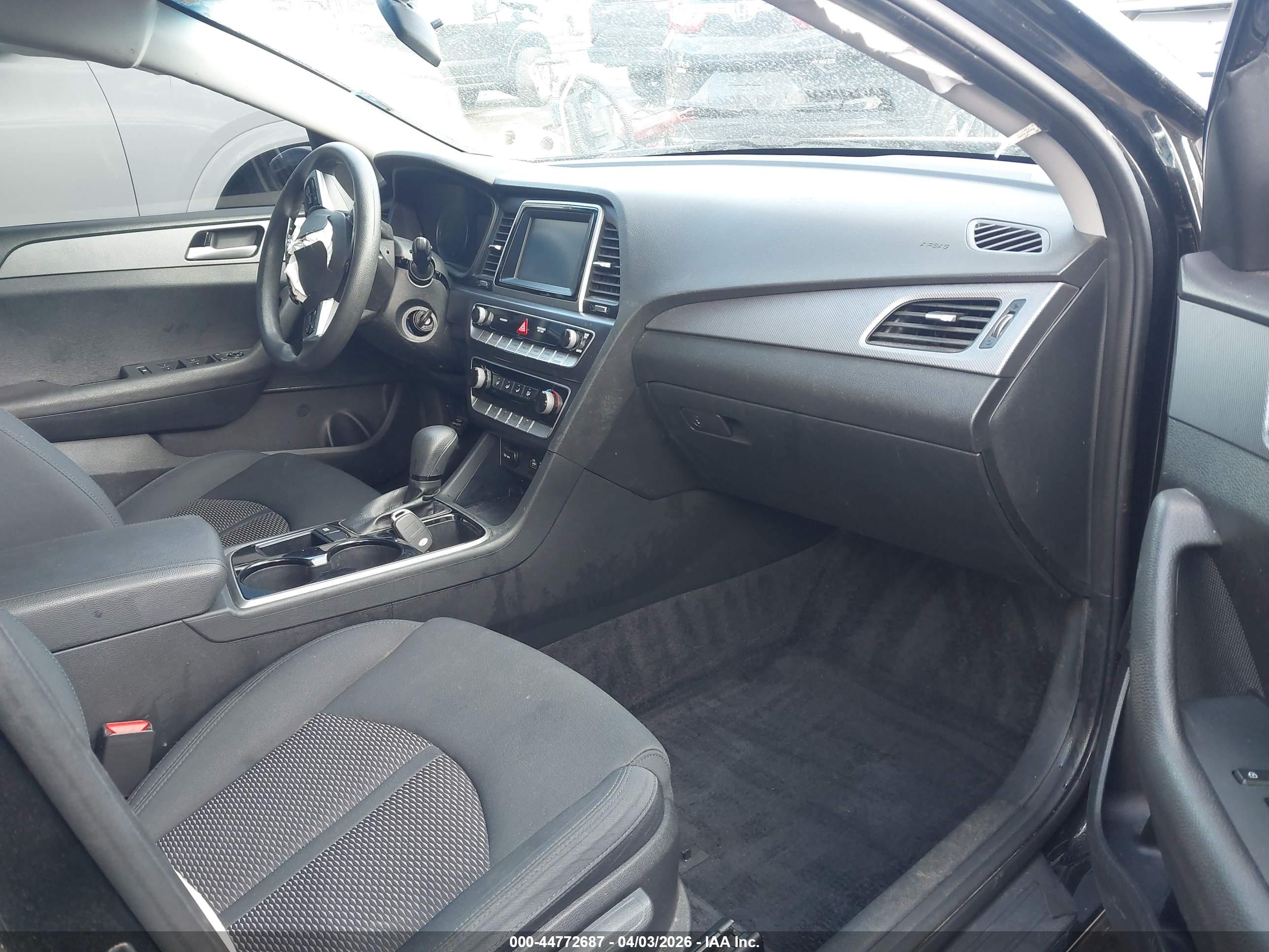 HYUNDAI SONATA image 5