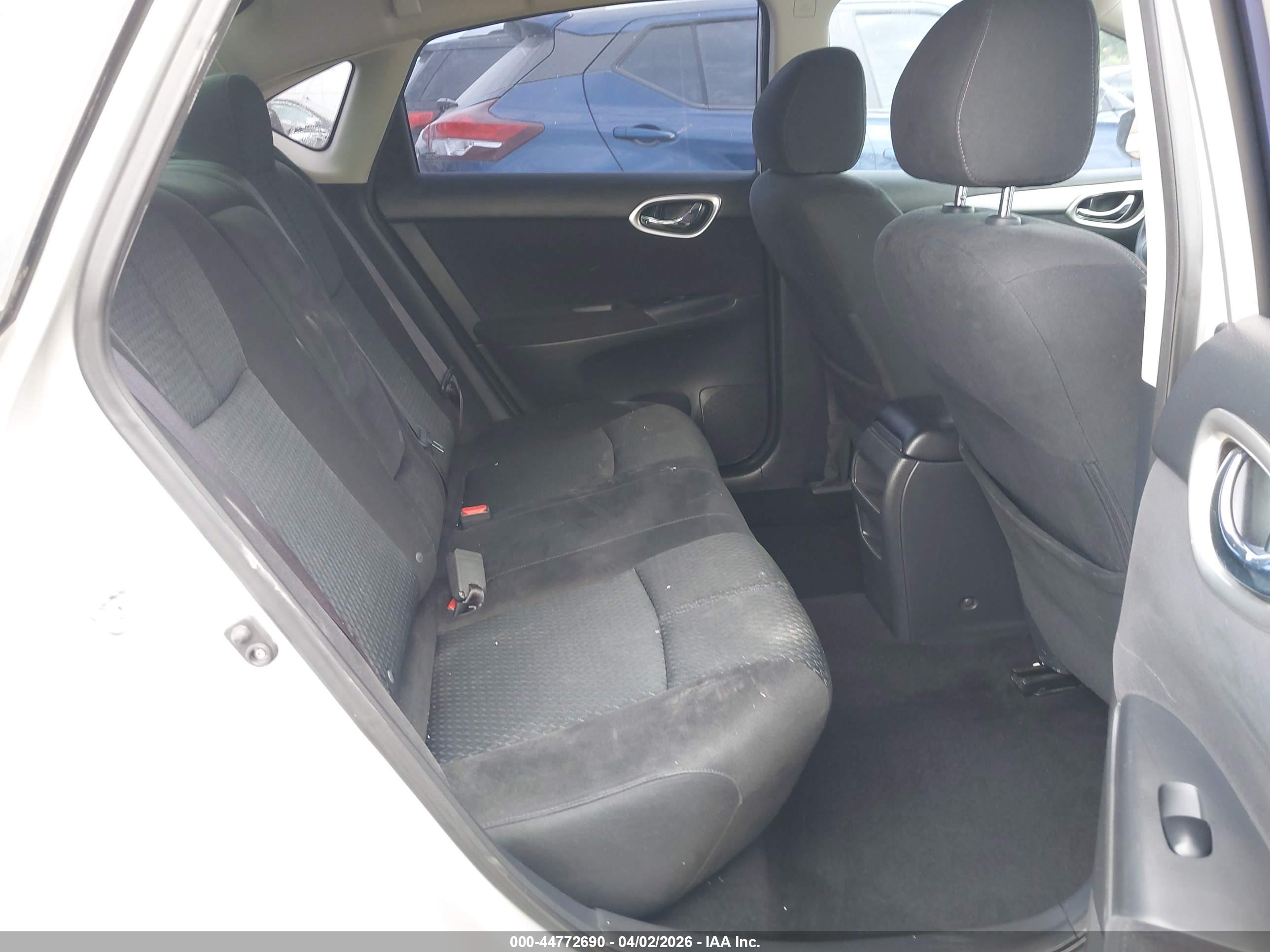 NISSAN SENTRA image 8