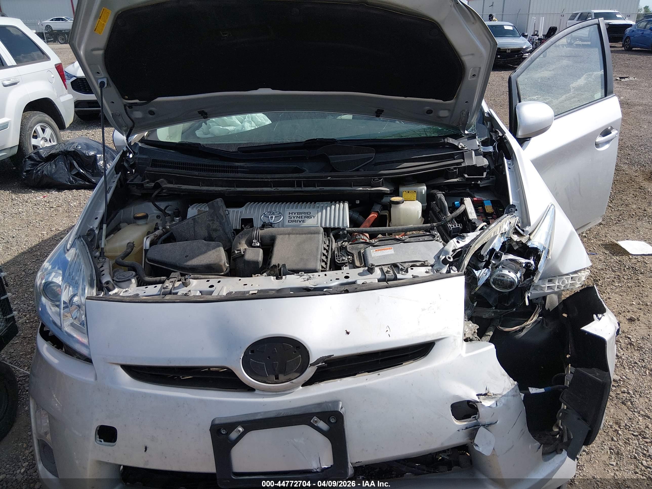 TOYOTA PRIUS image 10