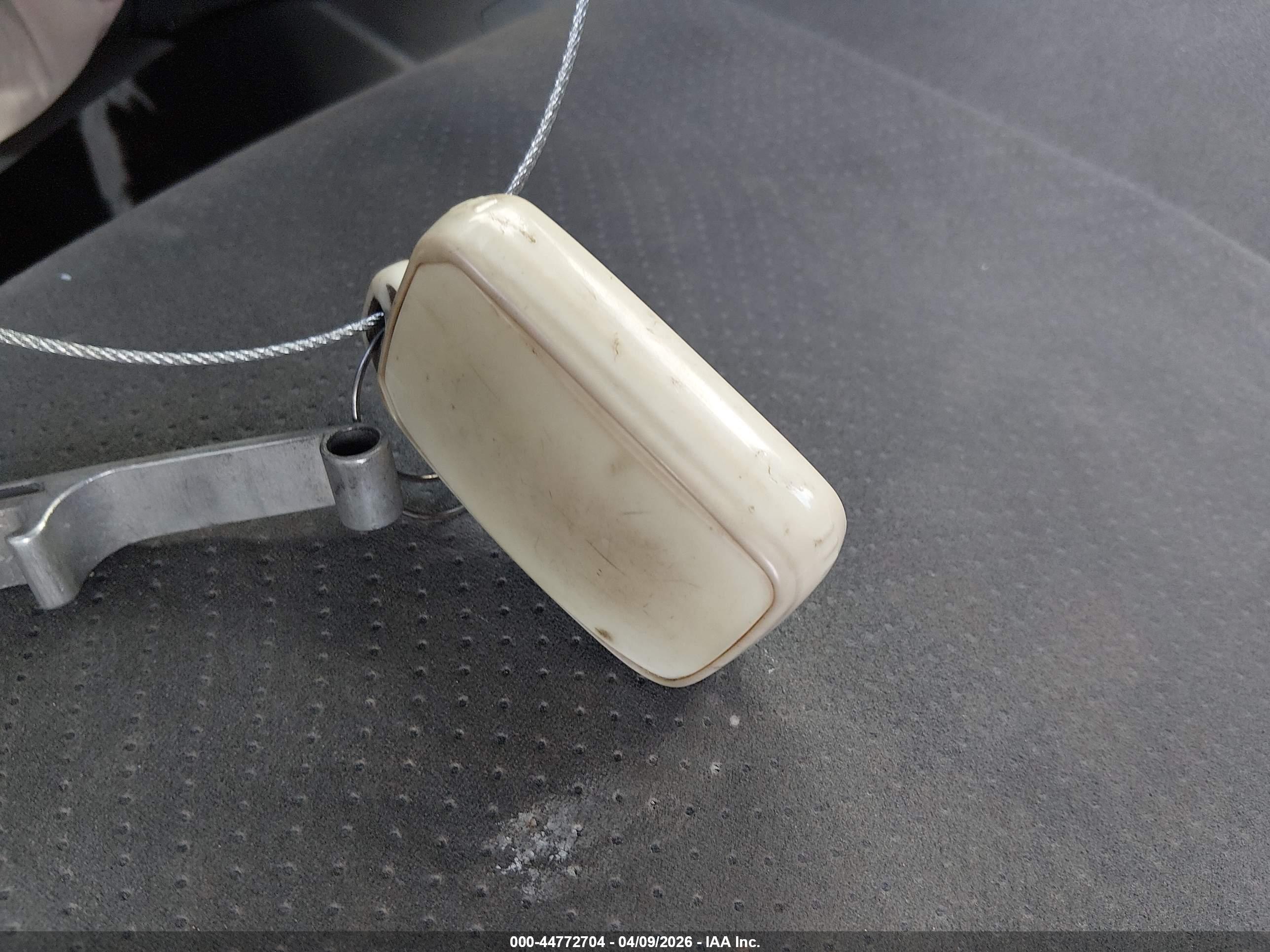 TOYOTA PRIUS image 11