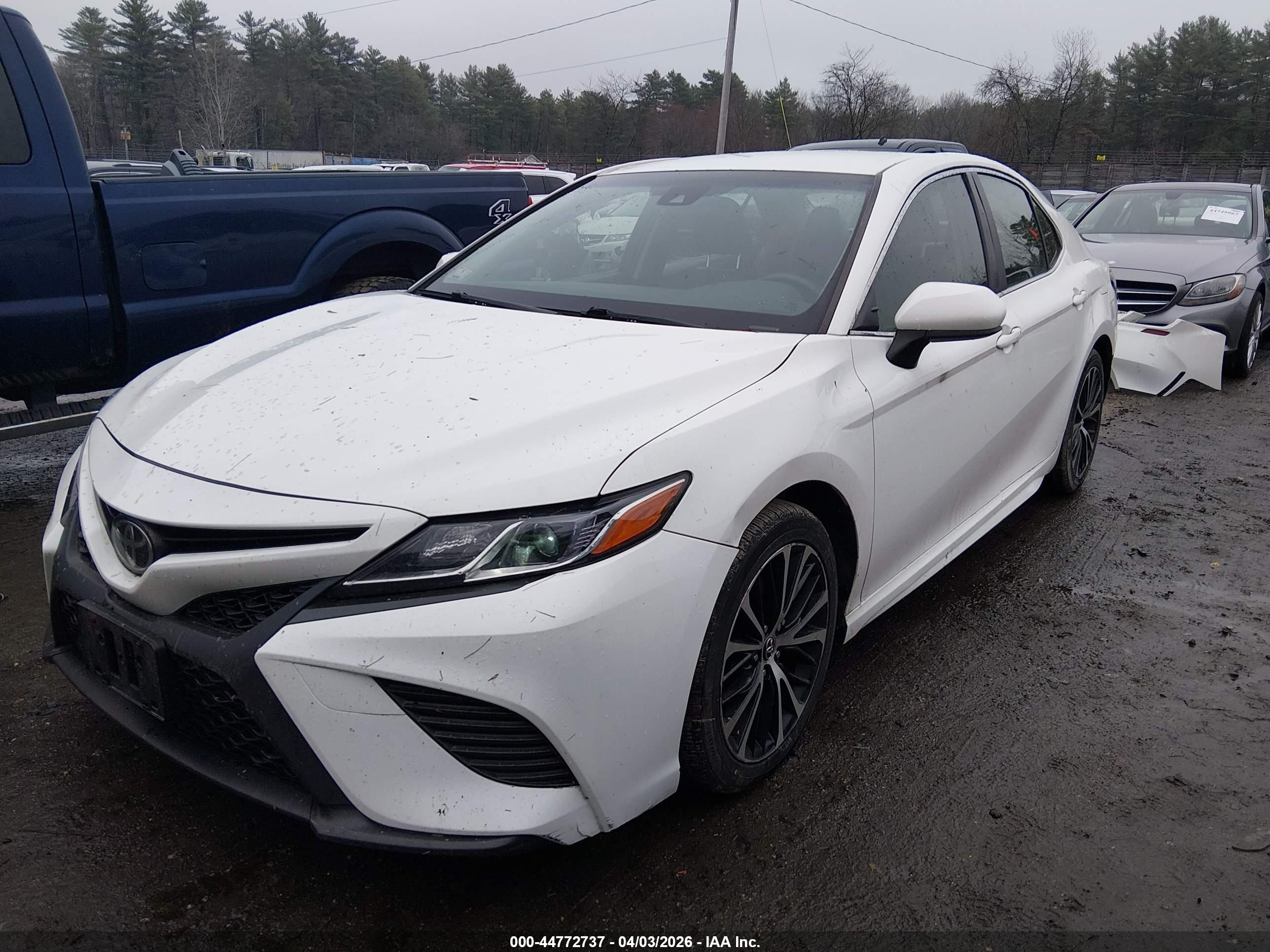 TOYOTA CAMRY image 2