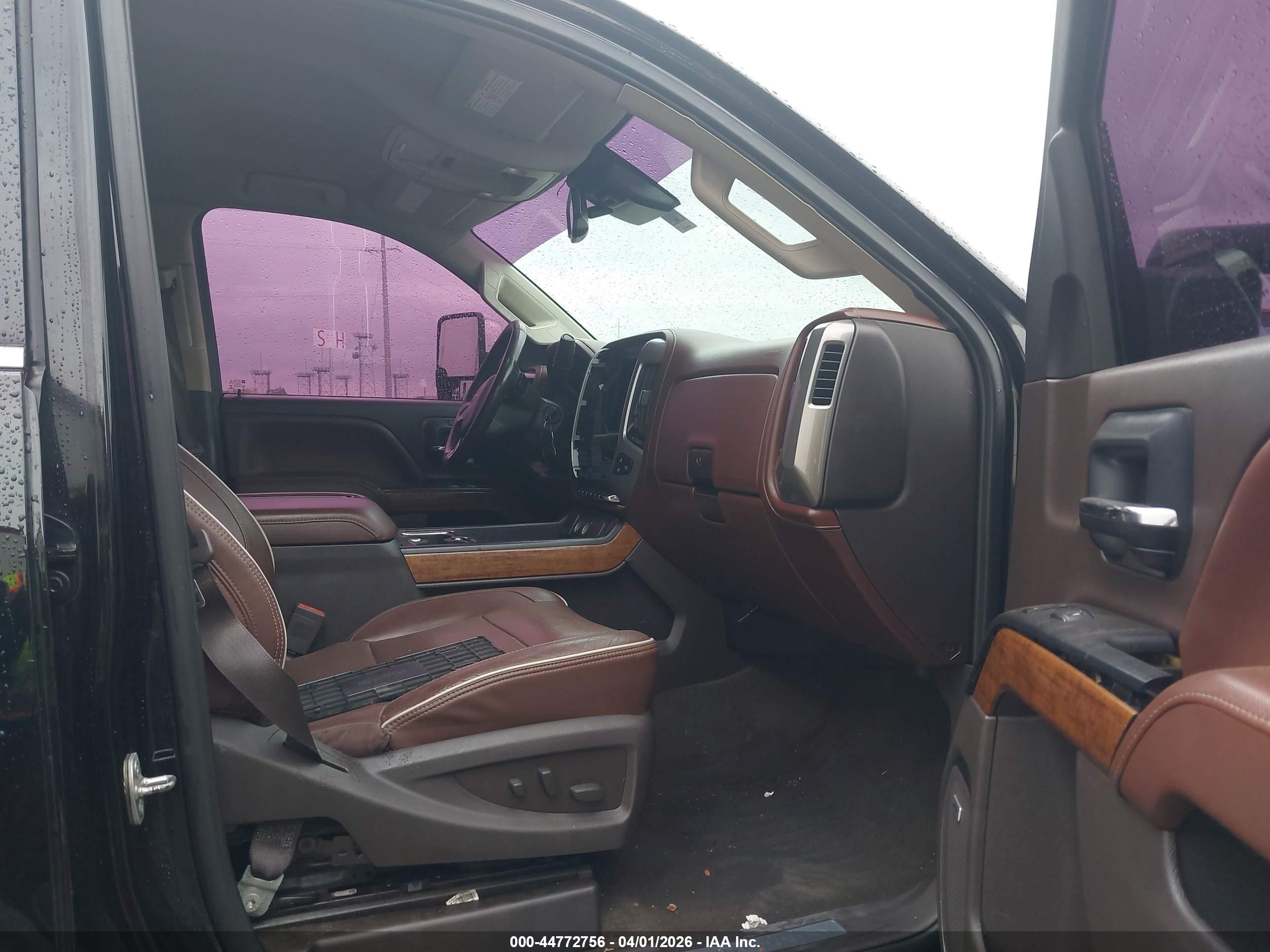 CHEVROLET SILVERADO image 5