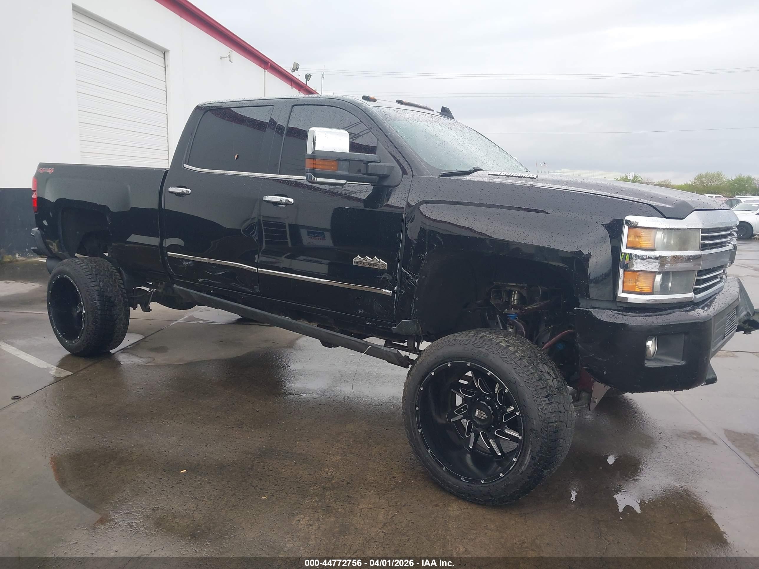 CHEVROLET SILVERADO image 6