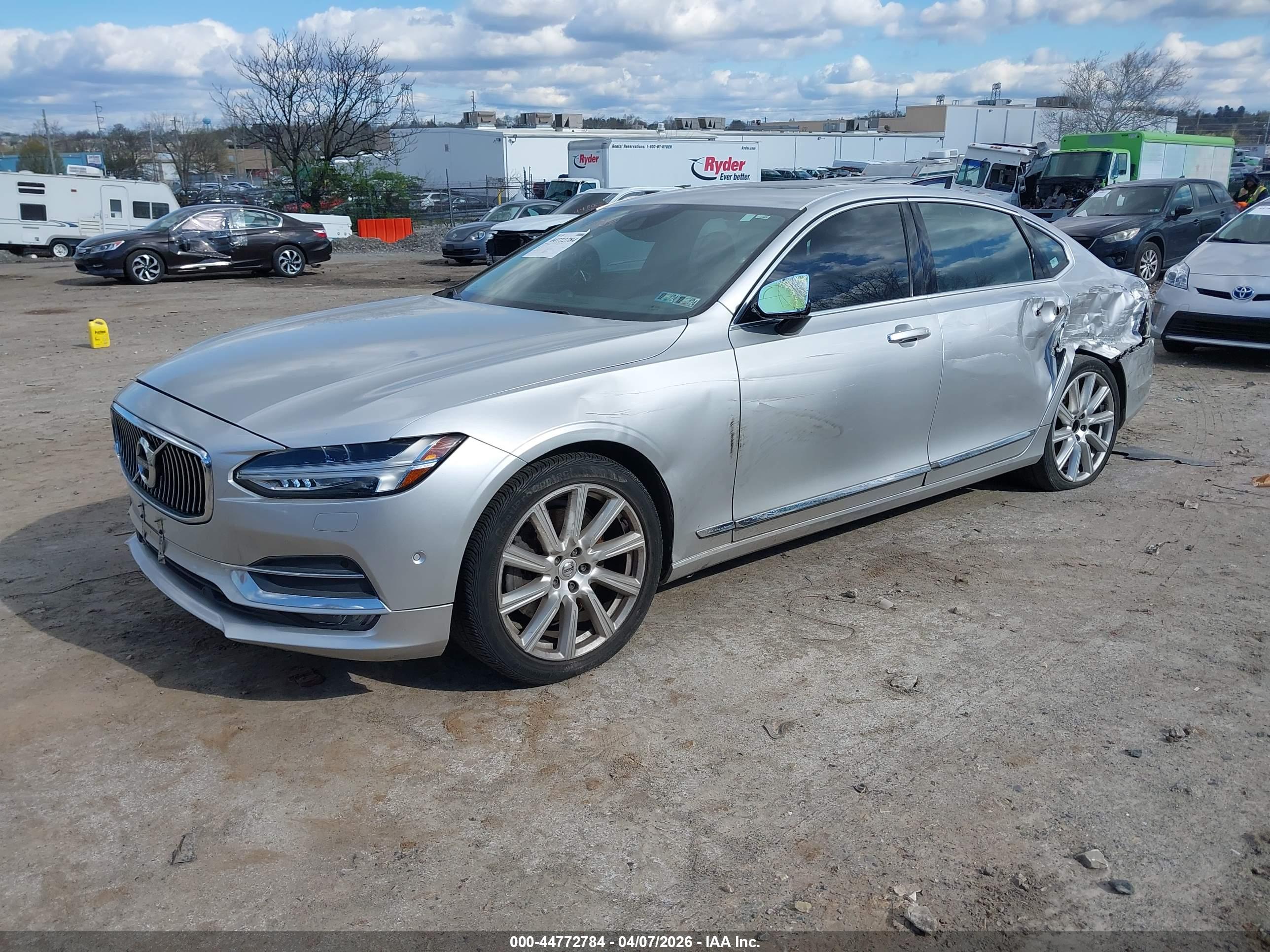 VOLVO S90 image 2