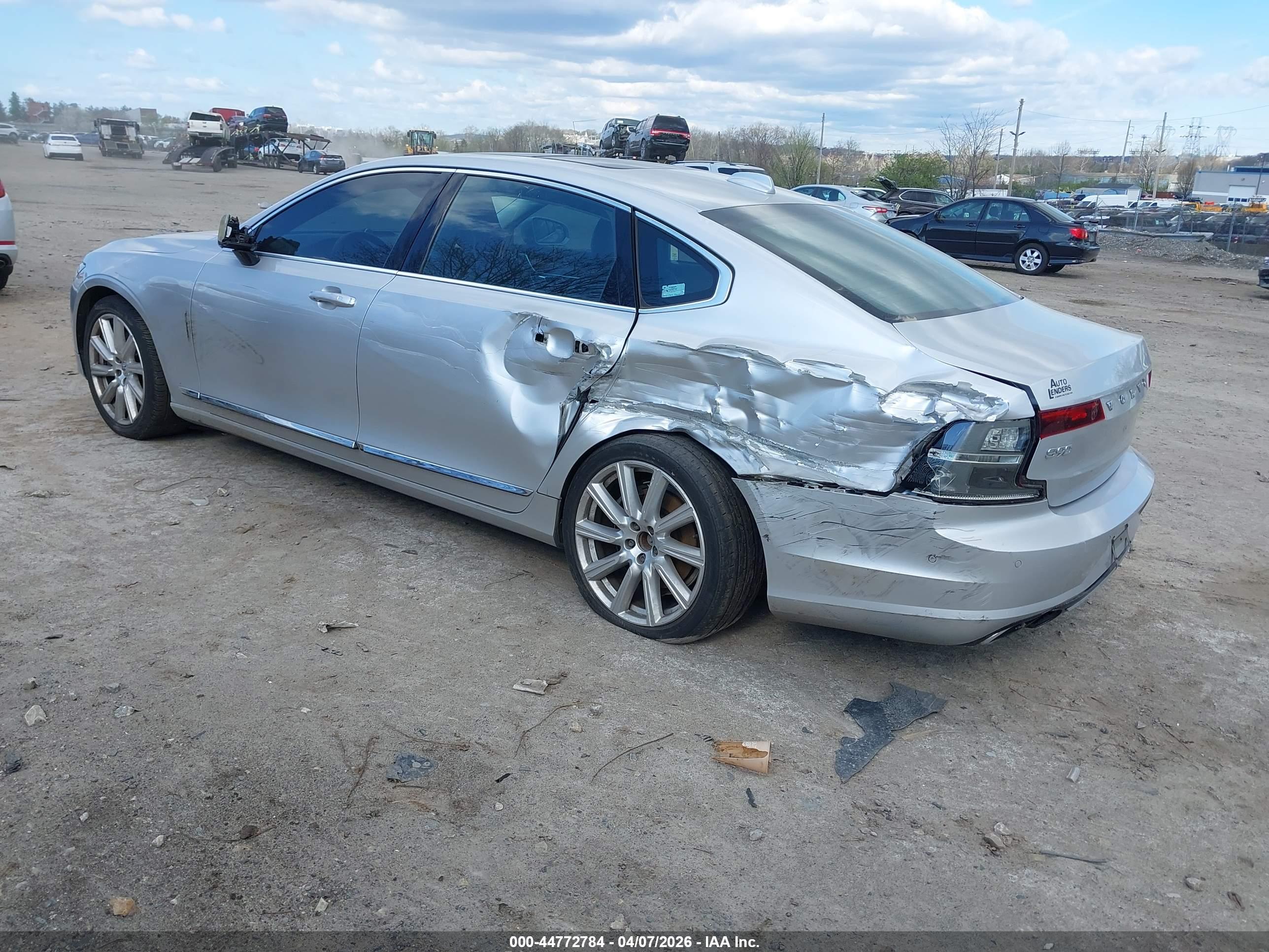 VOLVO S90 image 3