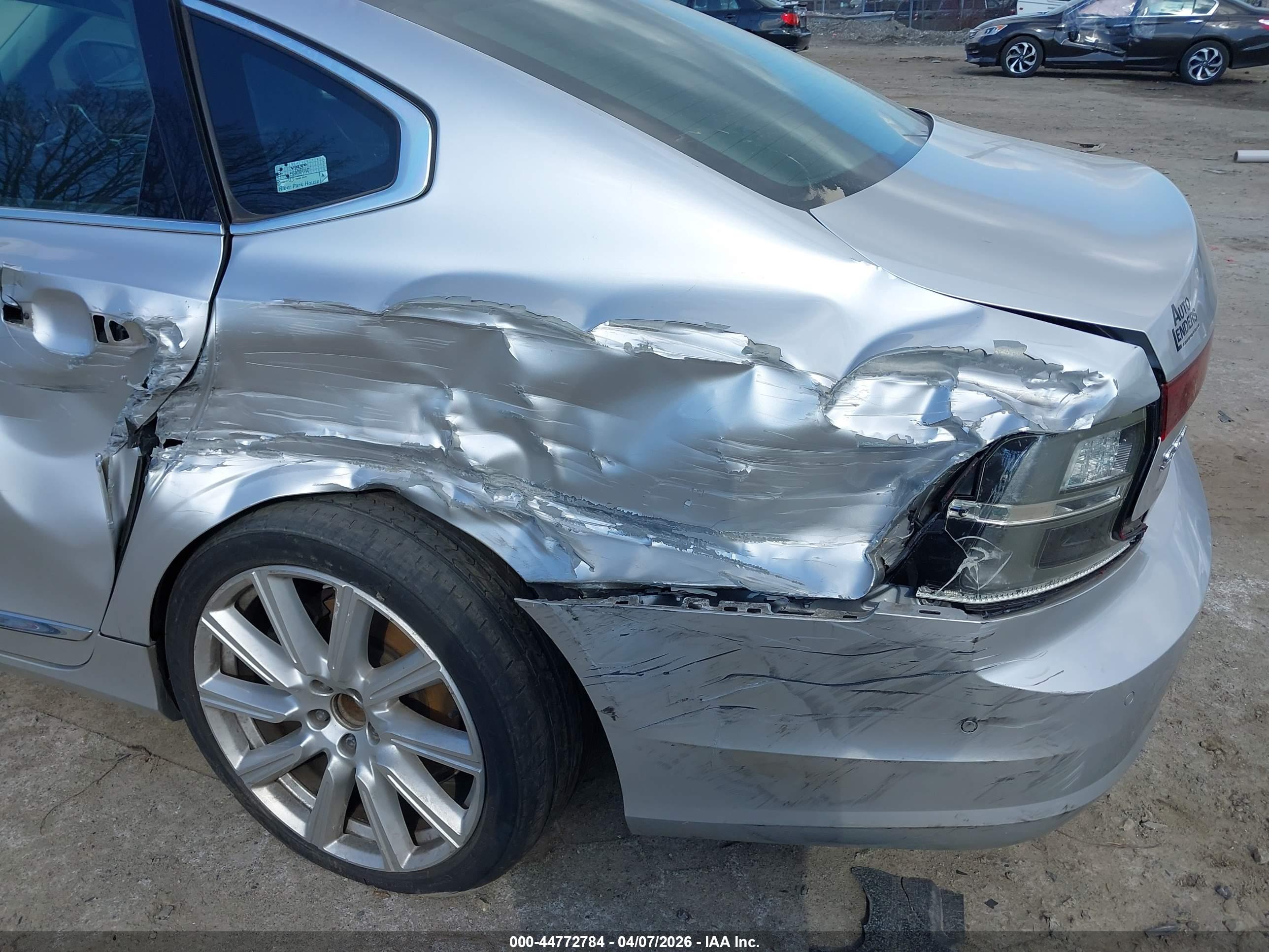 VOLVO S90 image 6