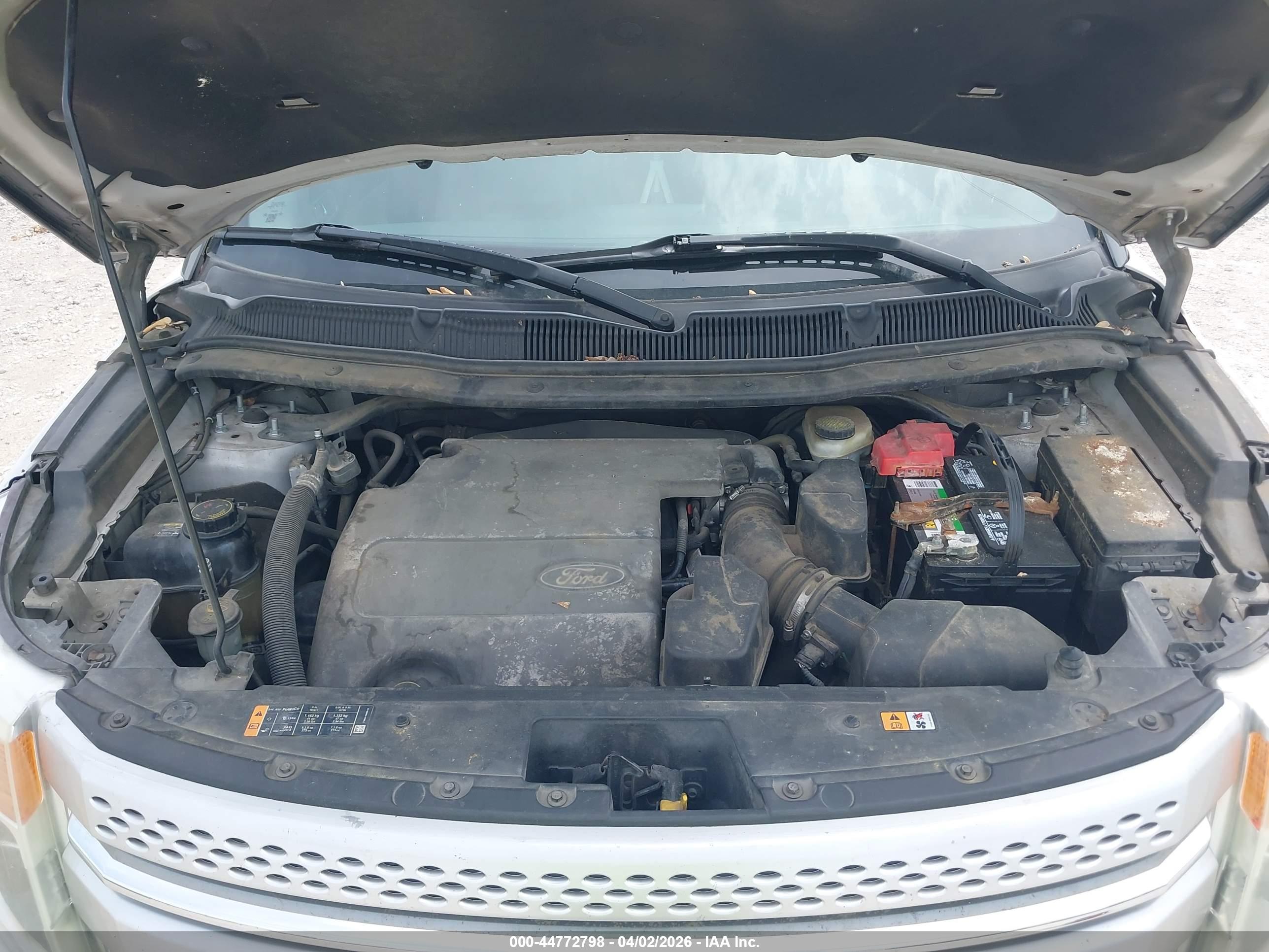 FORD EXPLORER image 10