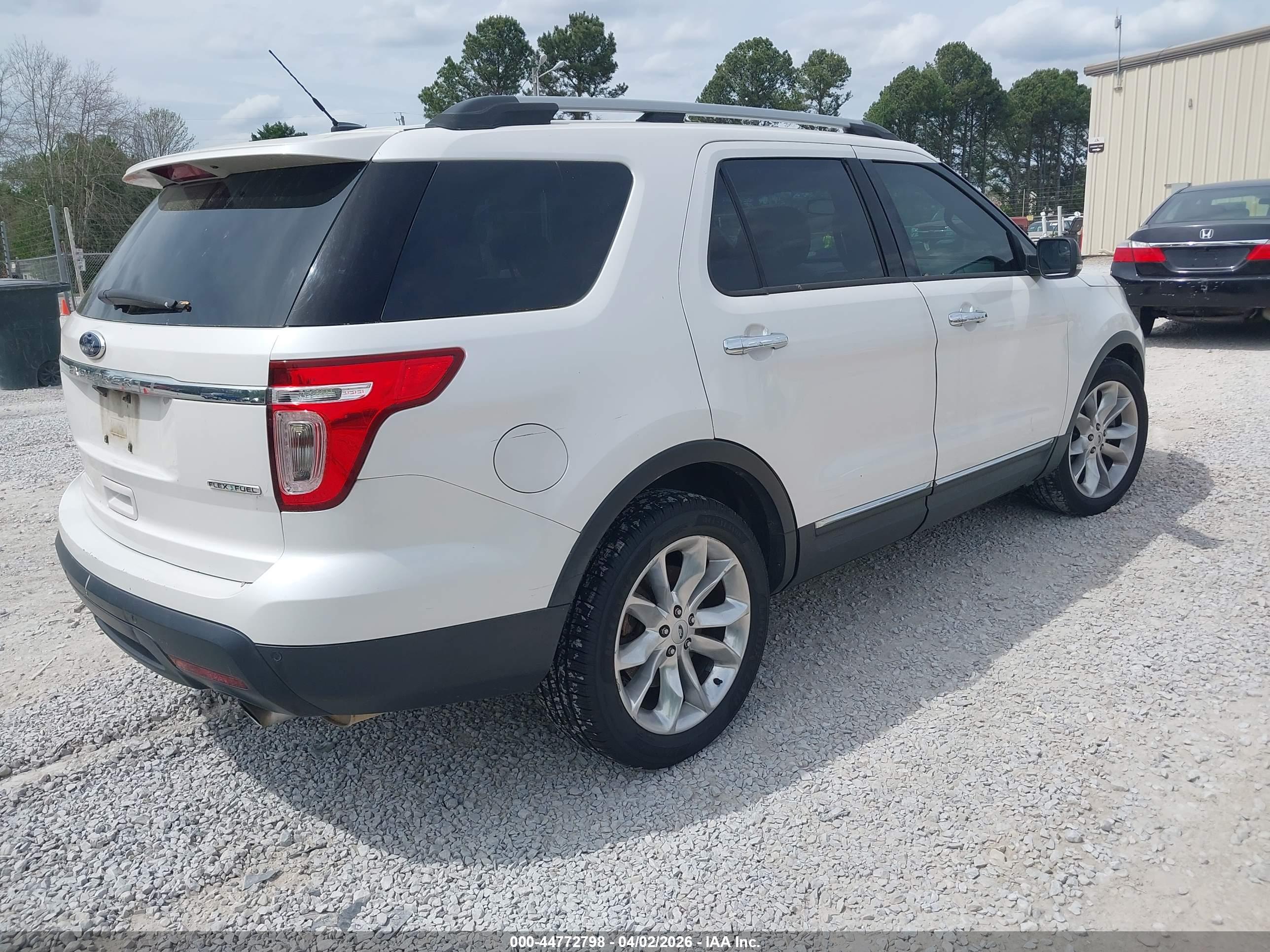 FORD EXPLORER image 4