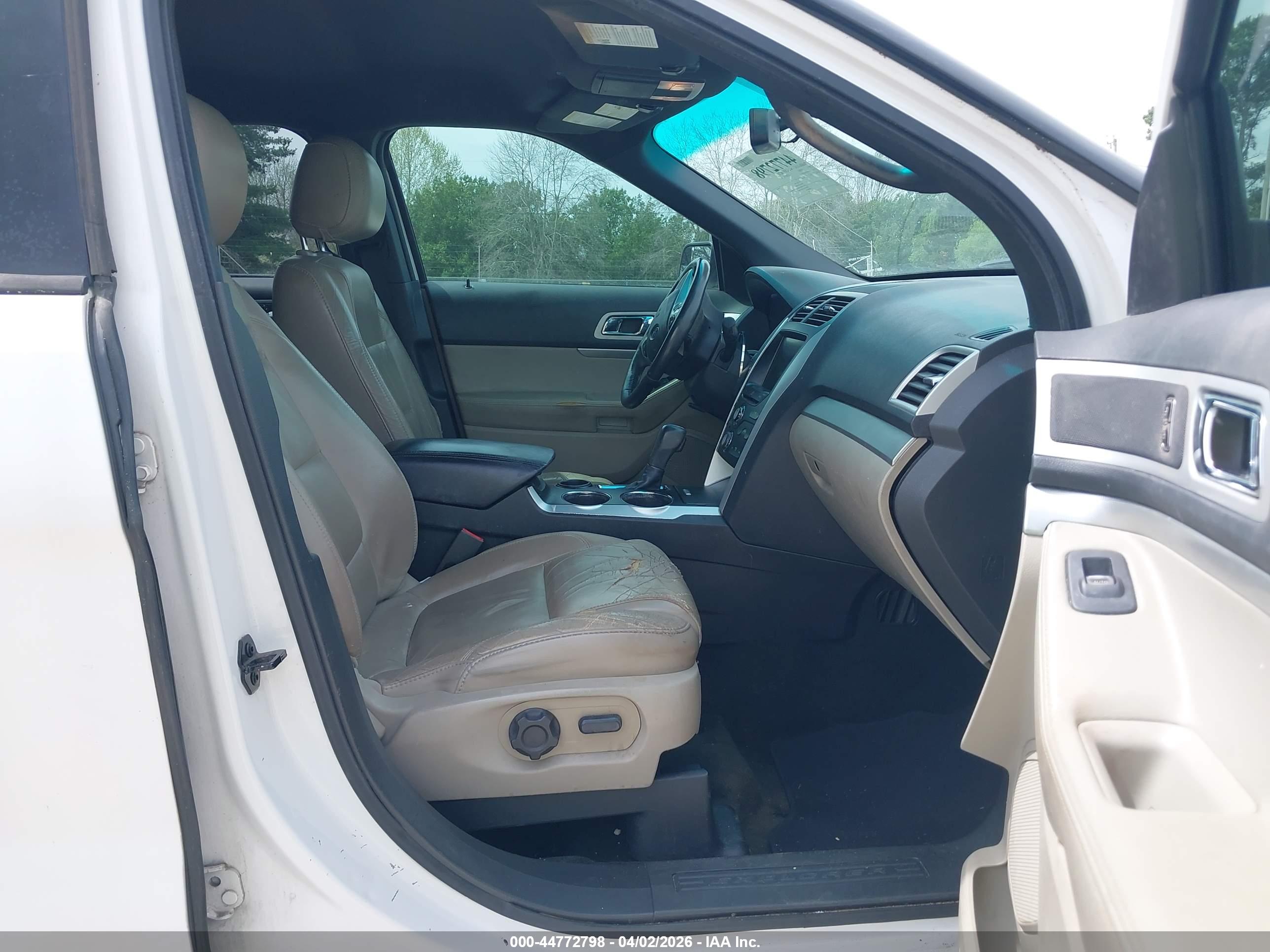 FORD EXPLORER image 5