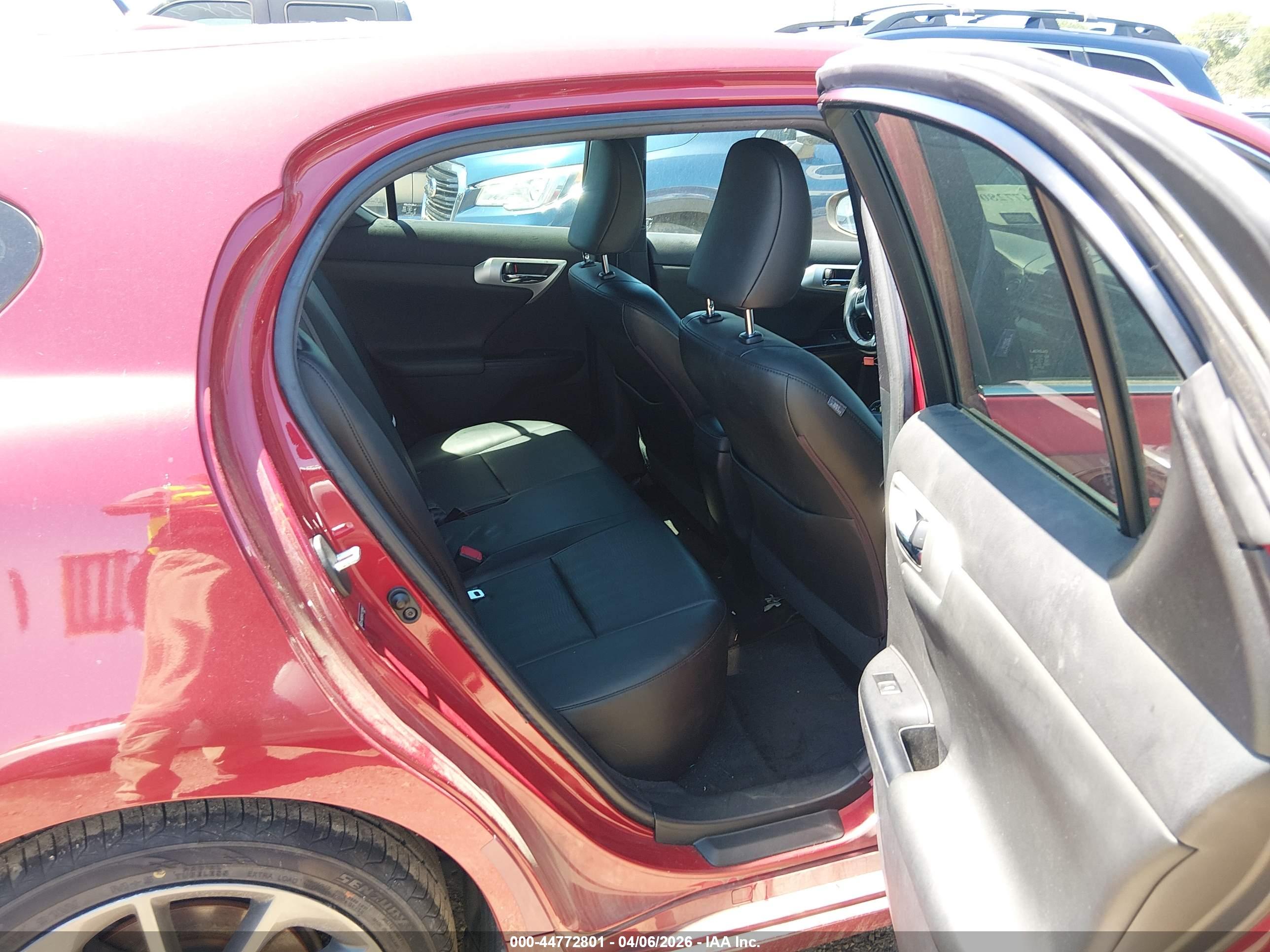 LEXUS CT image 8