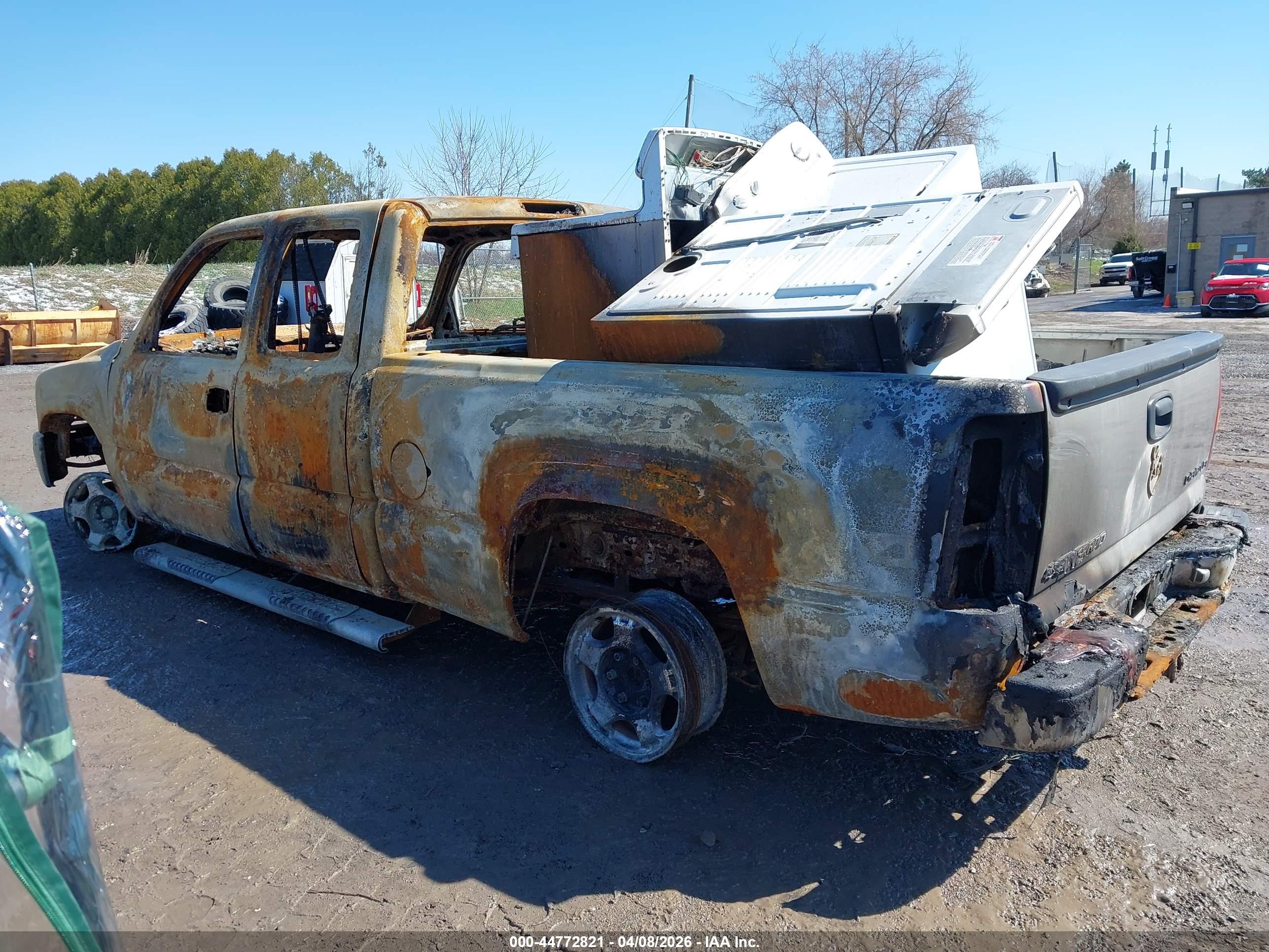 CHEVROLET SILVERADO image 3