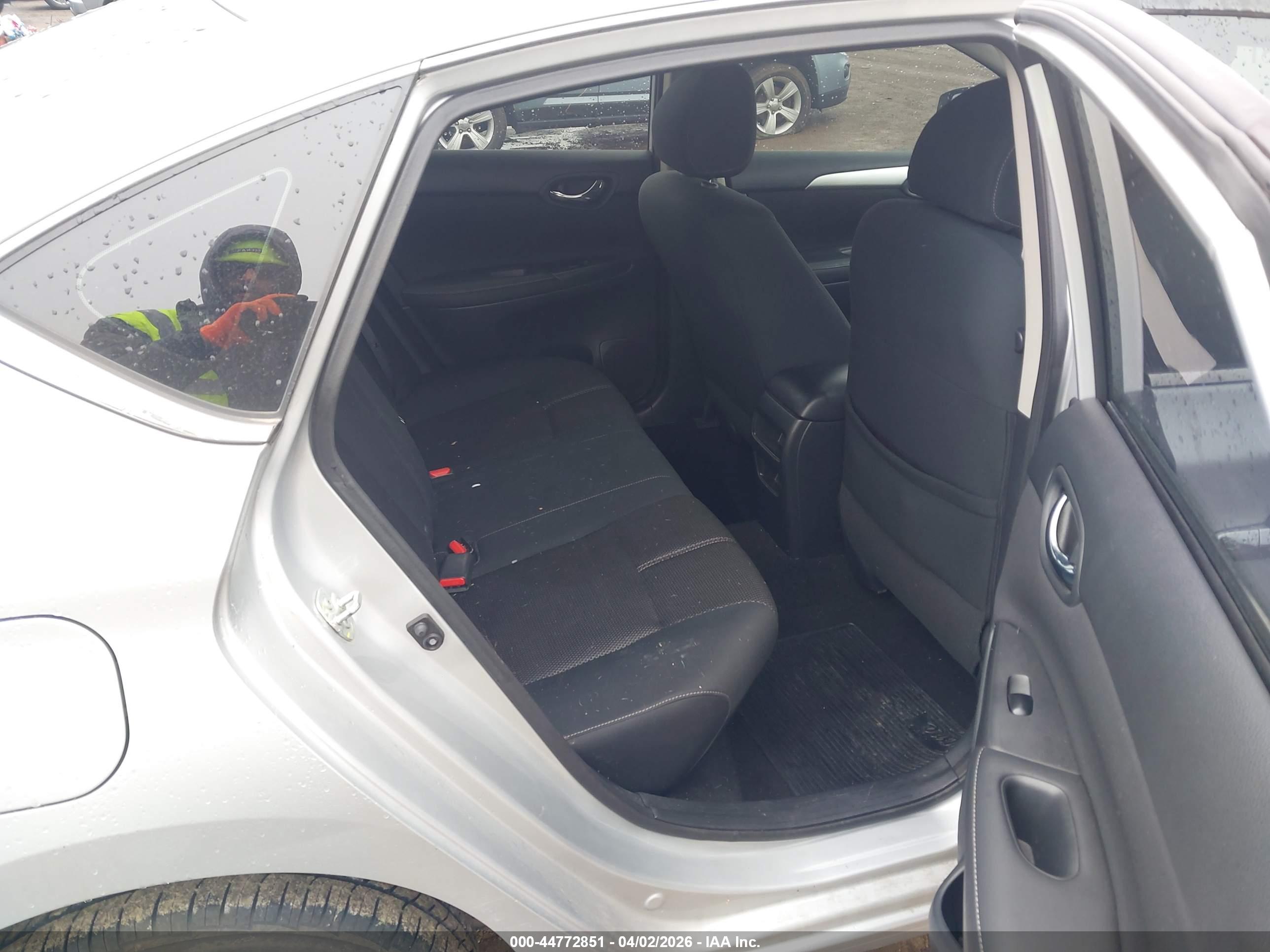 NISSAN SENTRA image 8