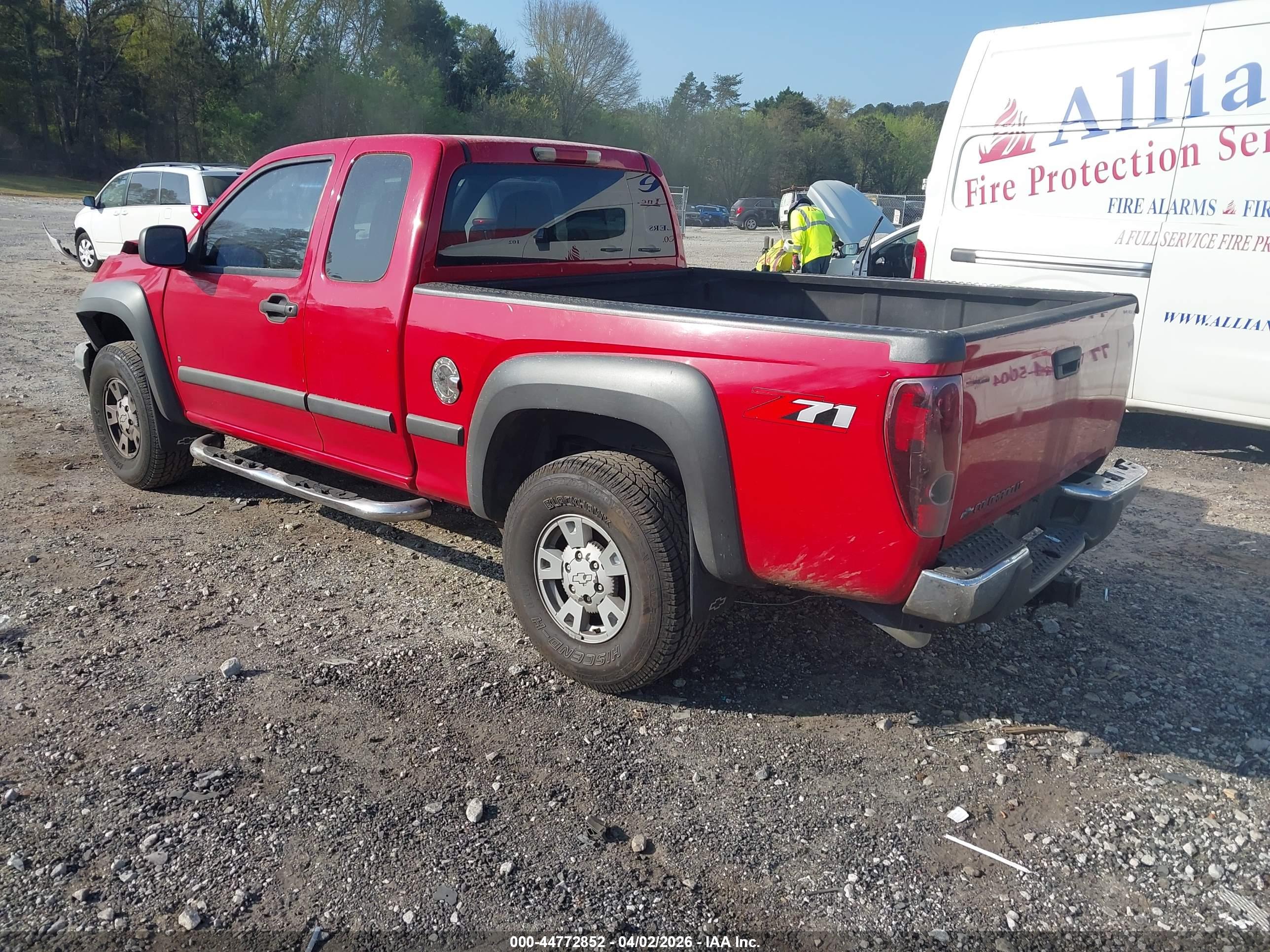 CHEVROLET COLORADO image 3