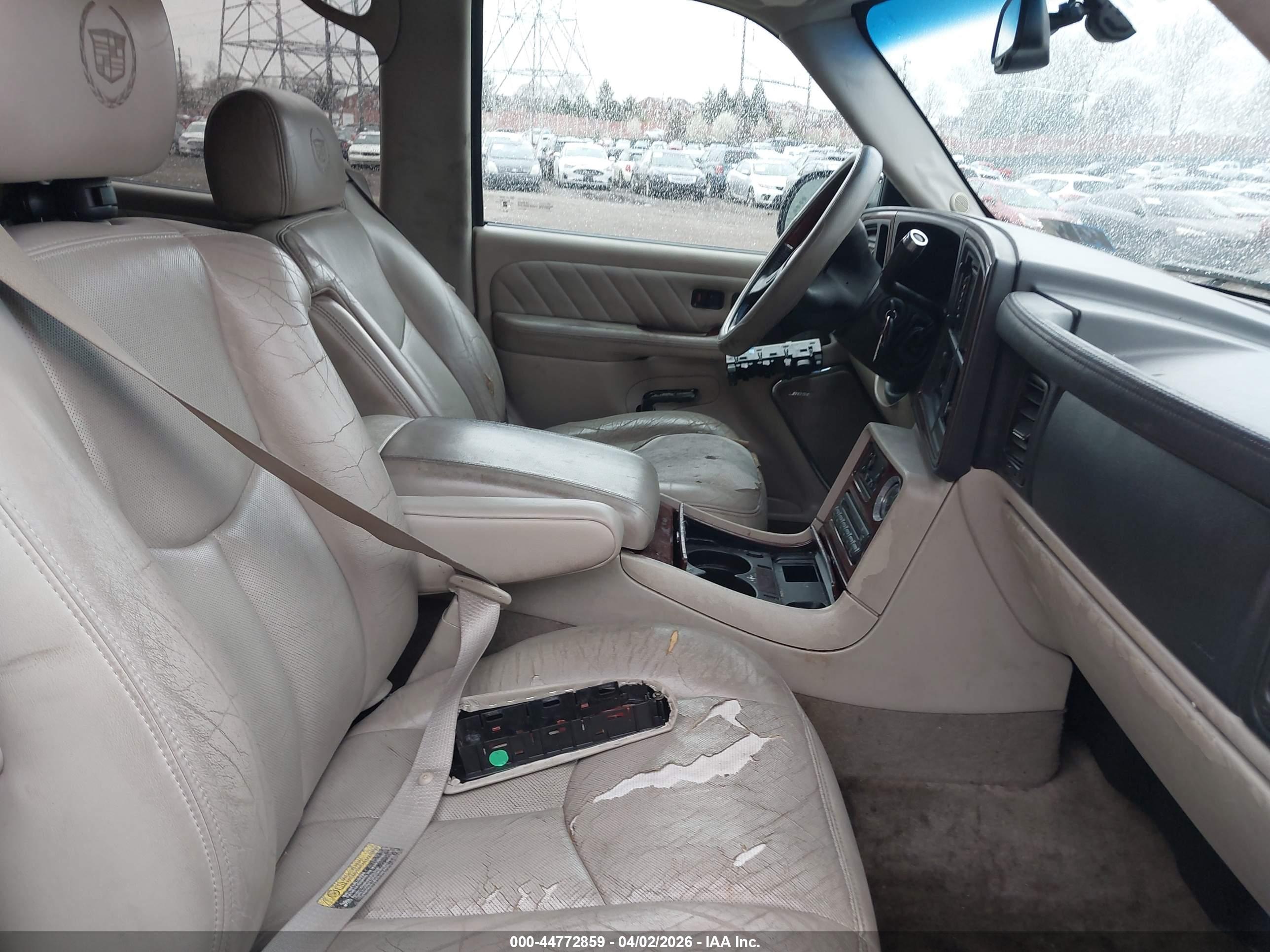 CADILLAC ESCALADE image 5