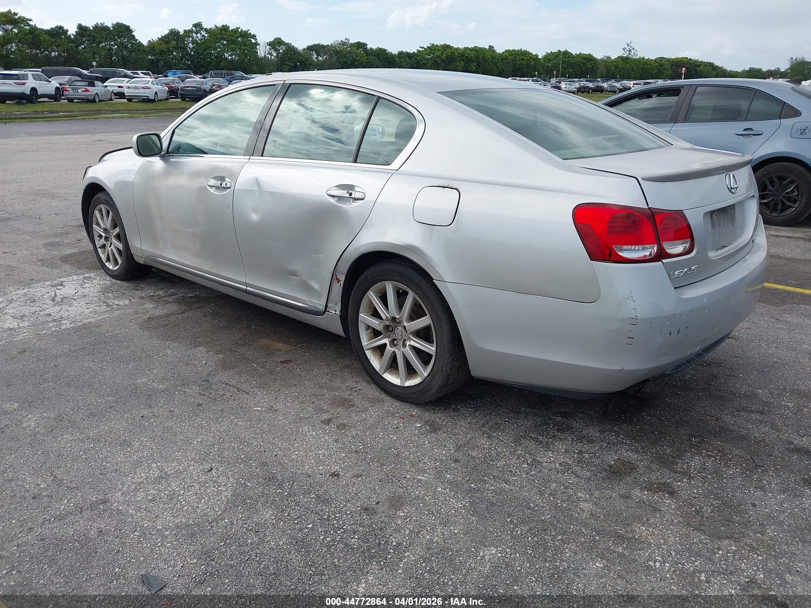 LEXUS GS image 3