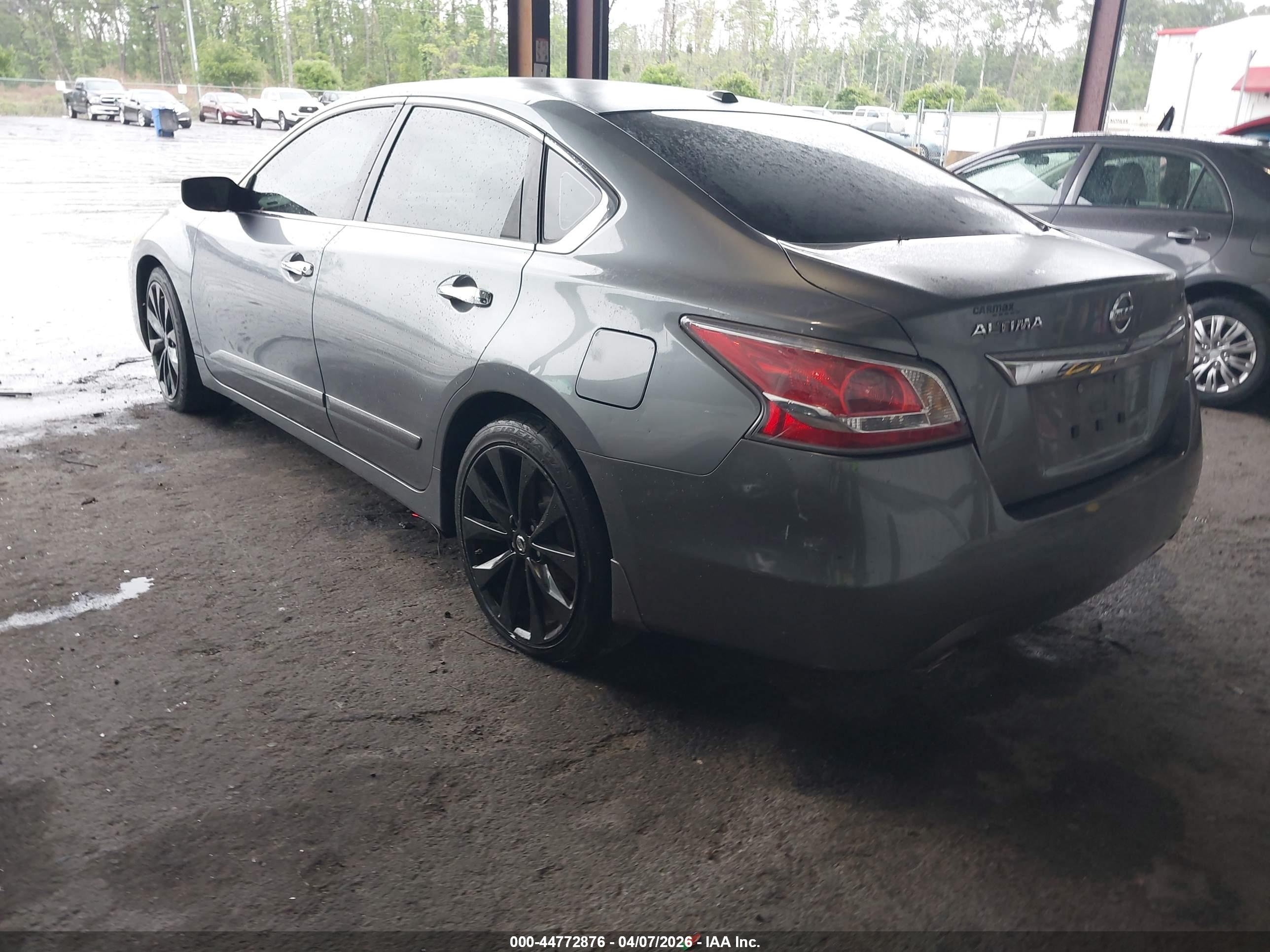 NISSAN ALTIMA image 3