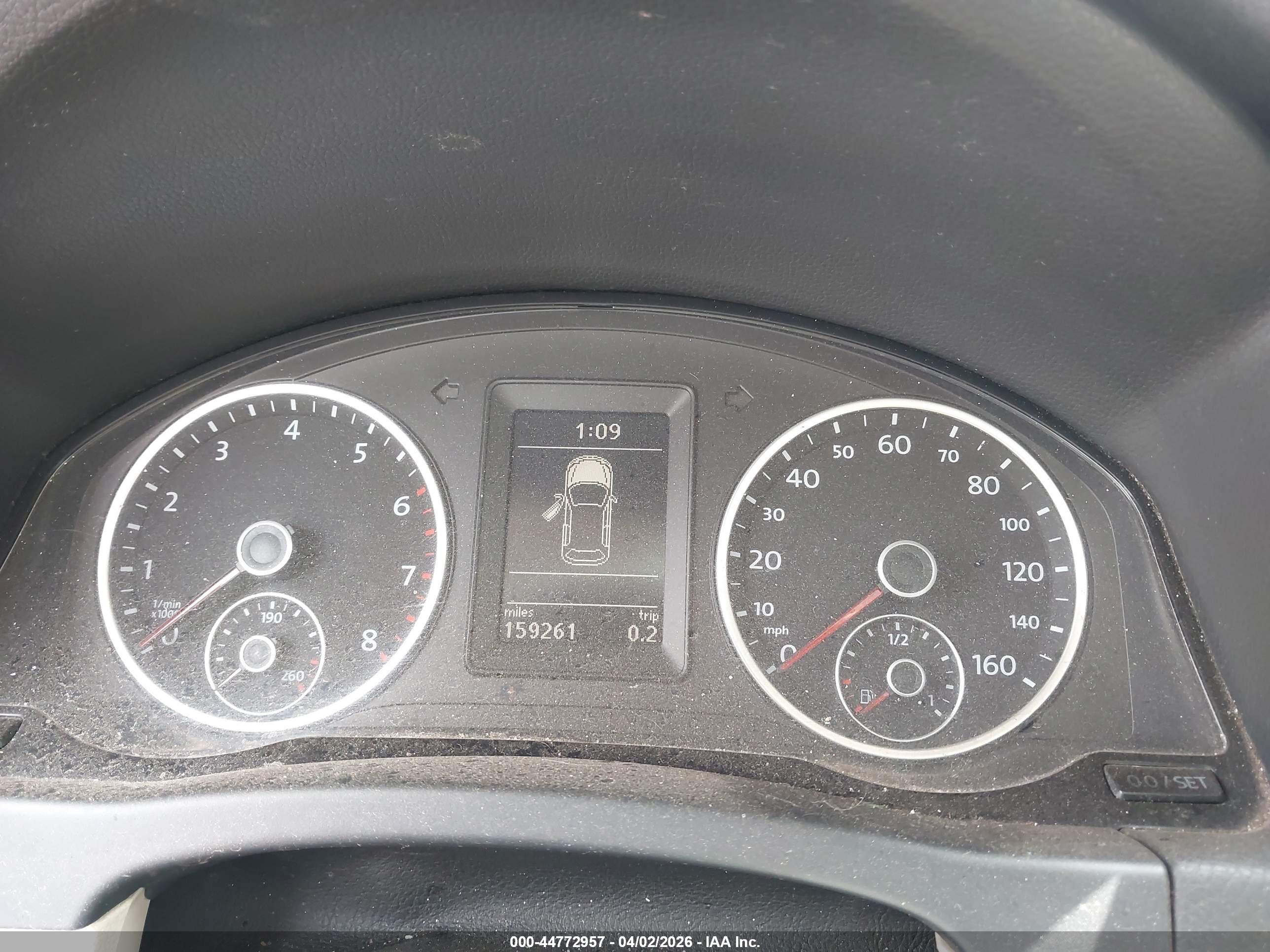 VOLKSWAGEN TIGUAN image 7