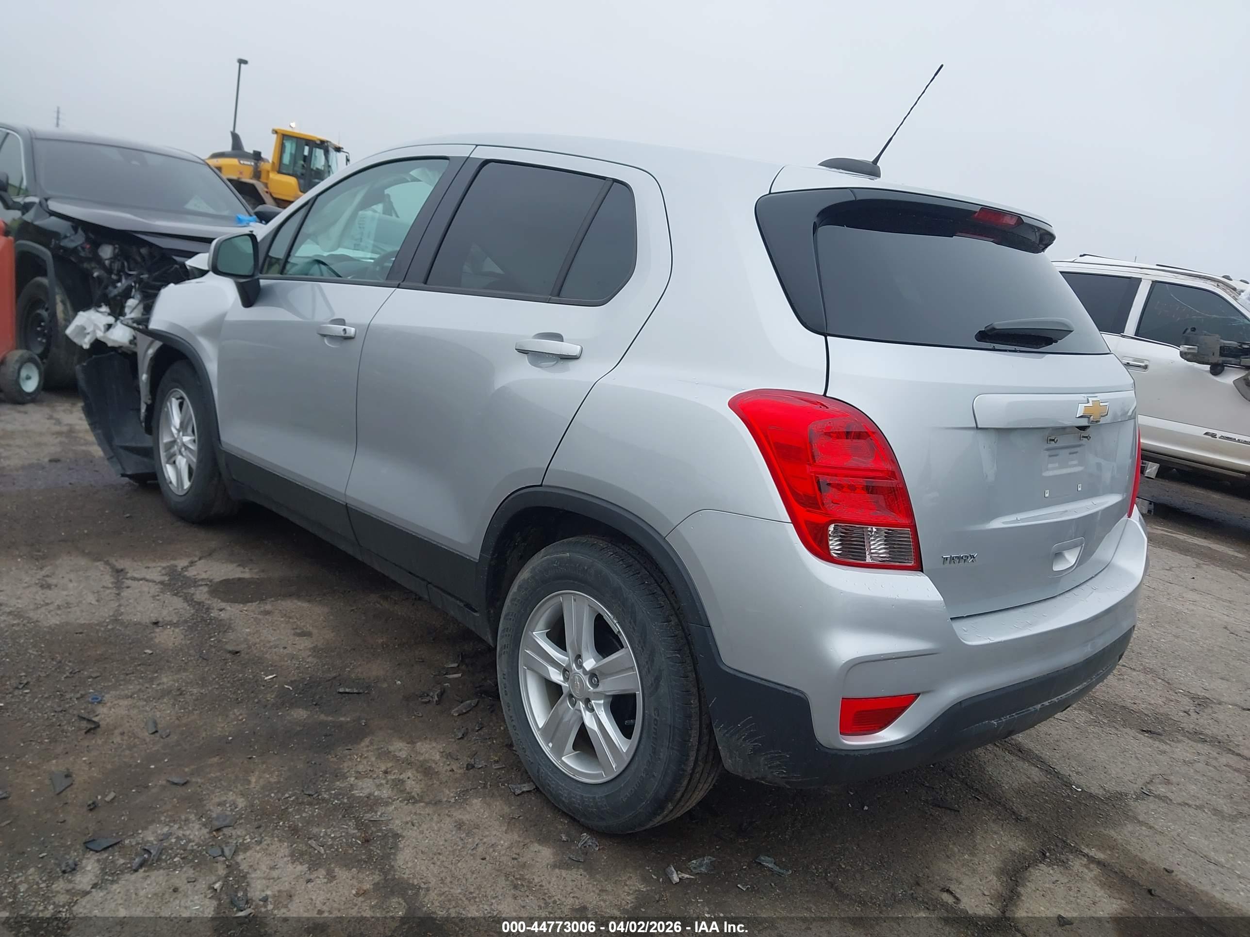 CHEVROLET TRAX image 3