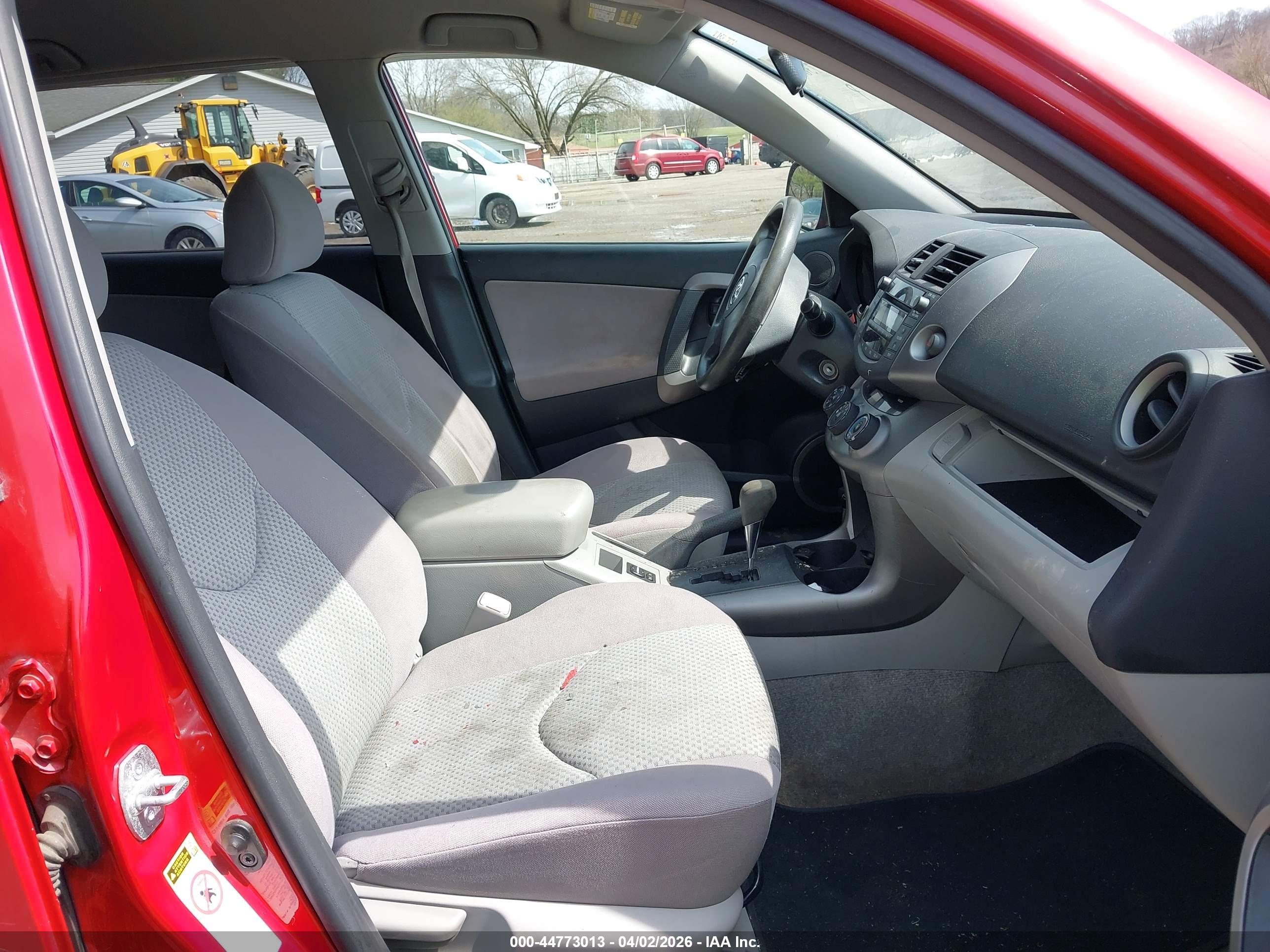 TOYOTA RAV4 image 5