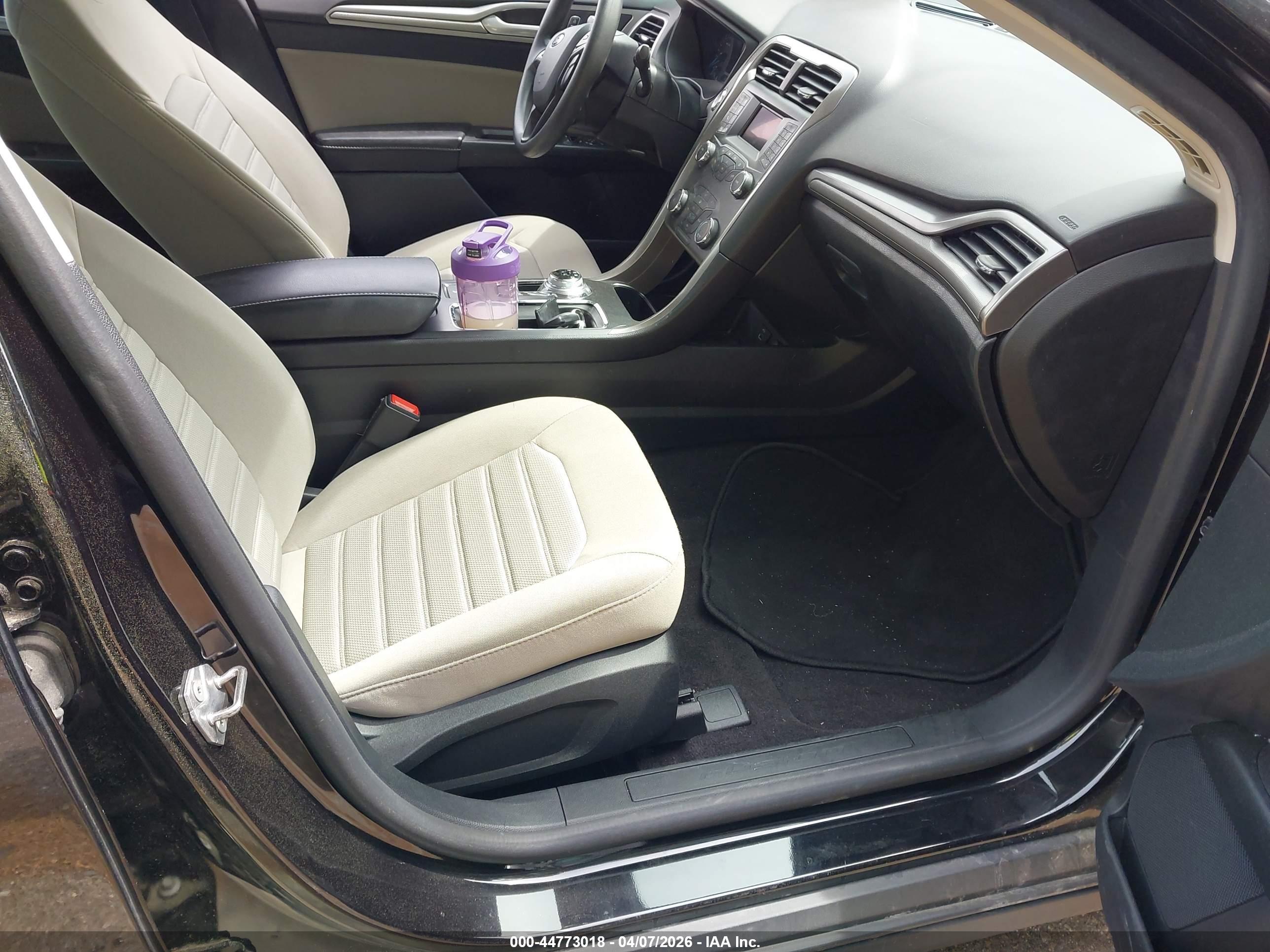 FORD FUSION image 5