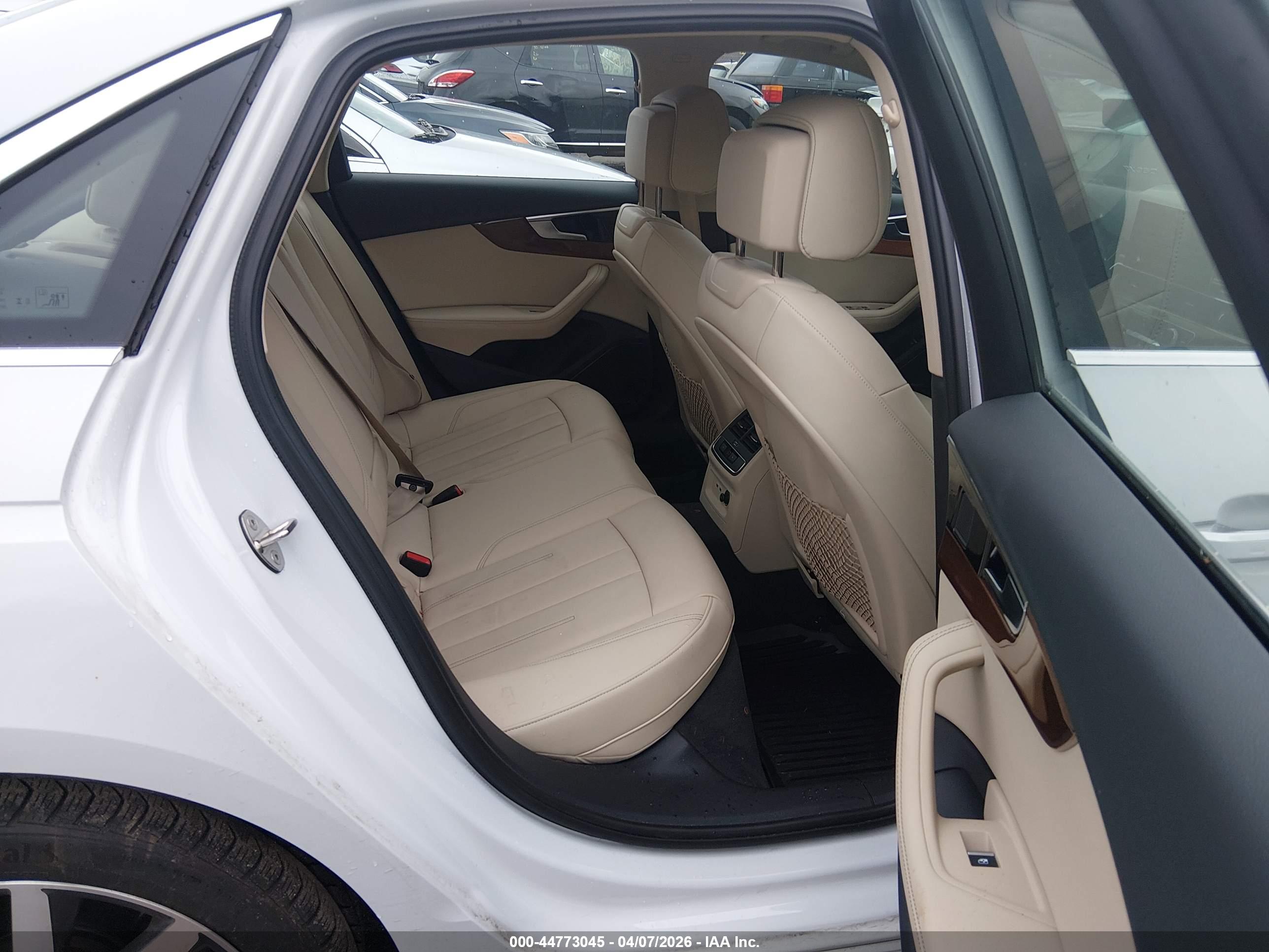 AUDI A4 image 8