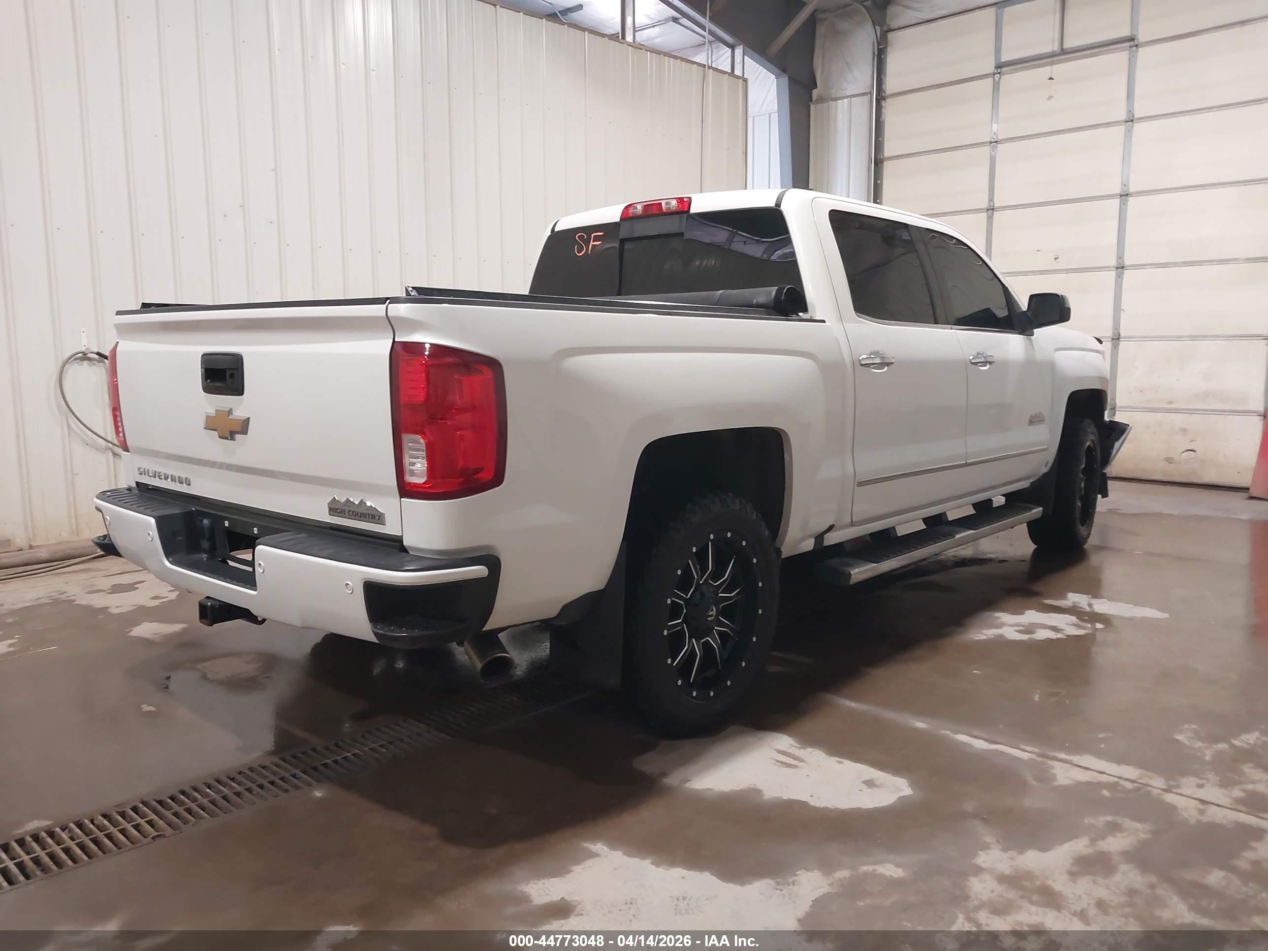 CHEVROLET SILVERADO image 4