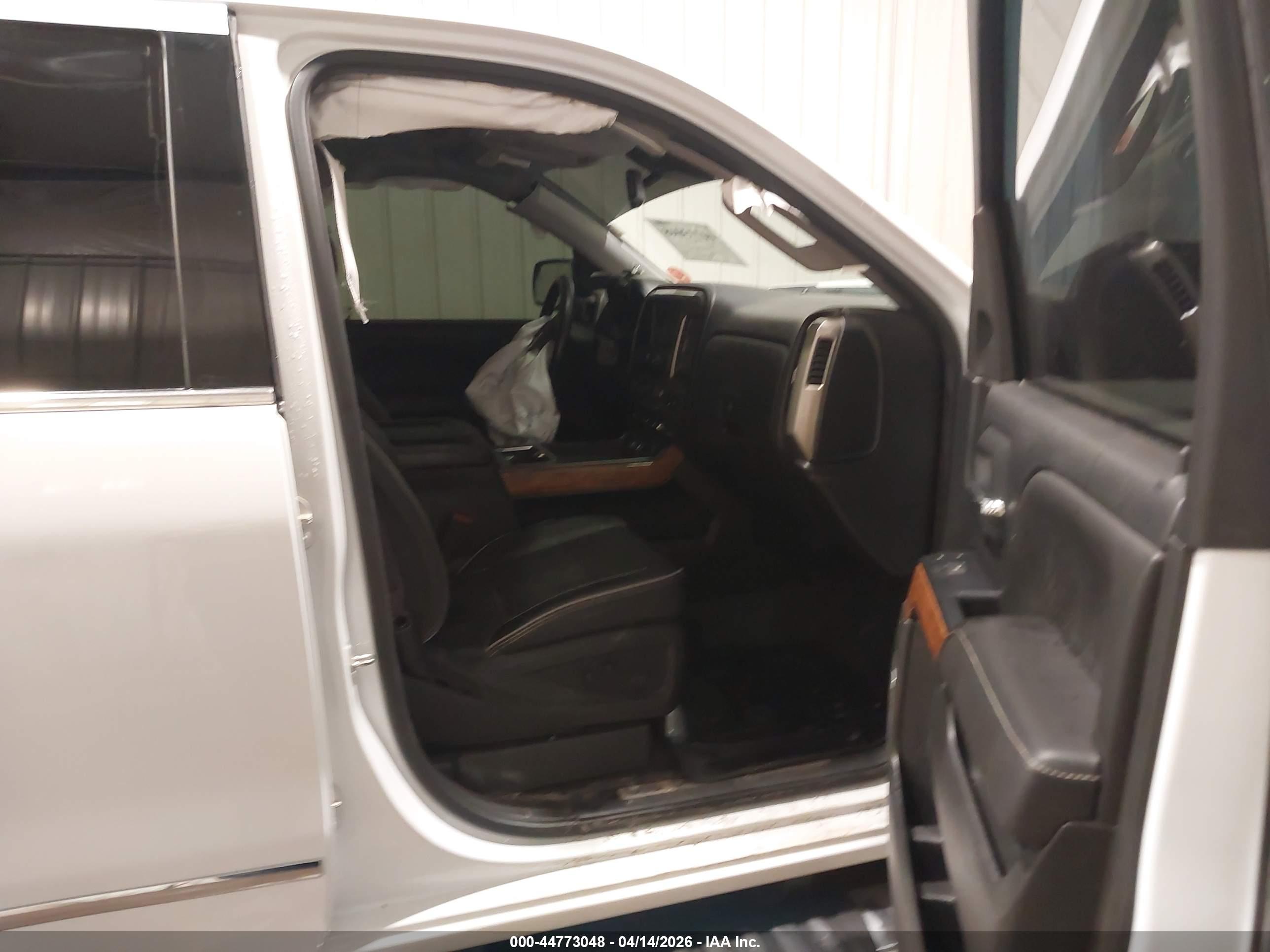 CHEVROLET SILVERADO image 5