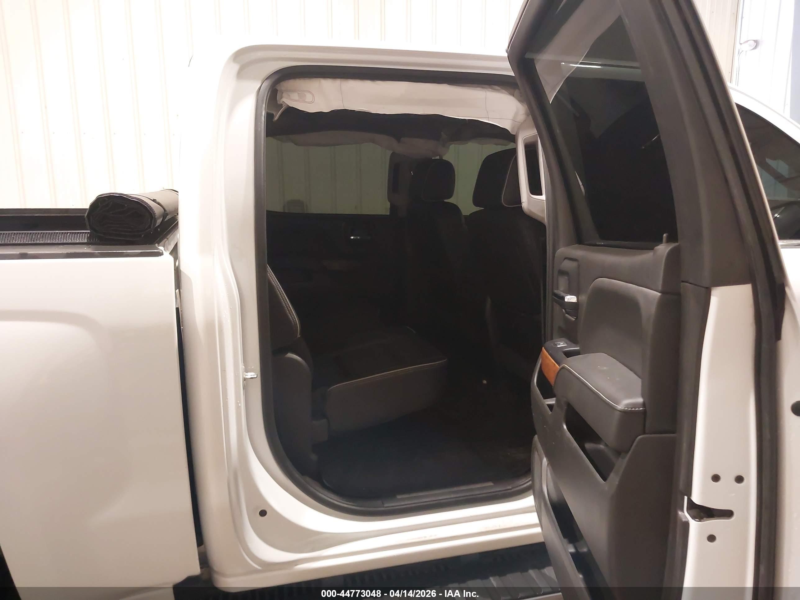 CHEVROLET SILVERADO image 8