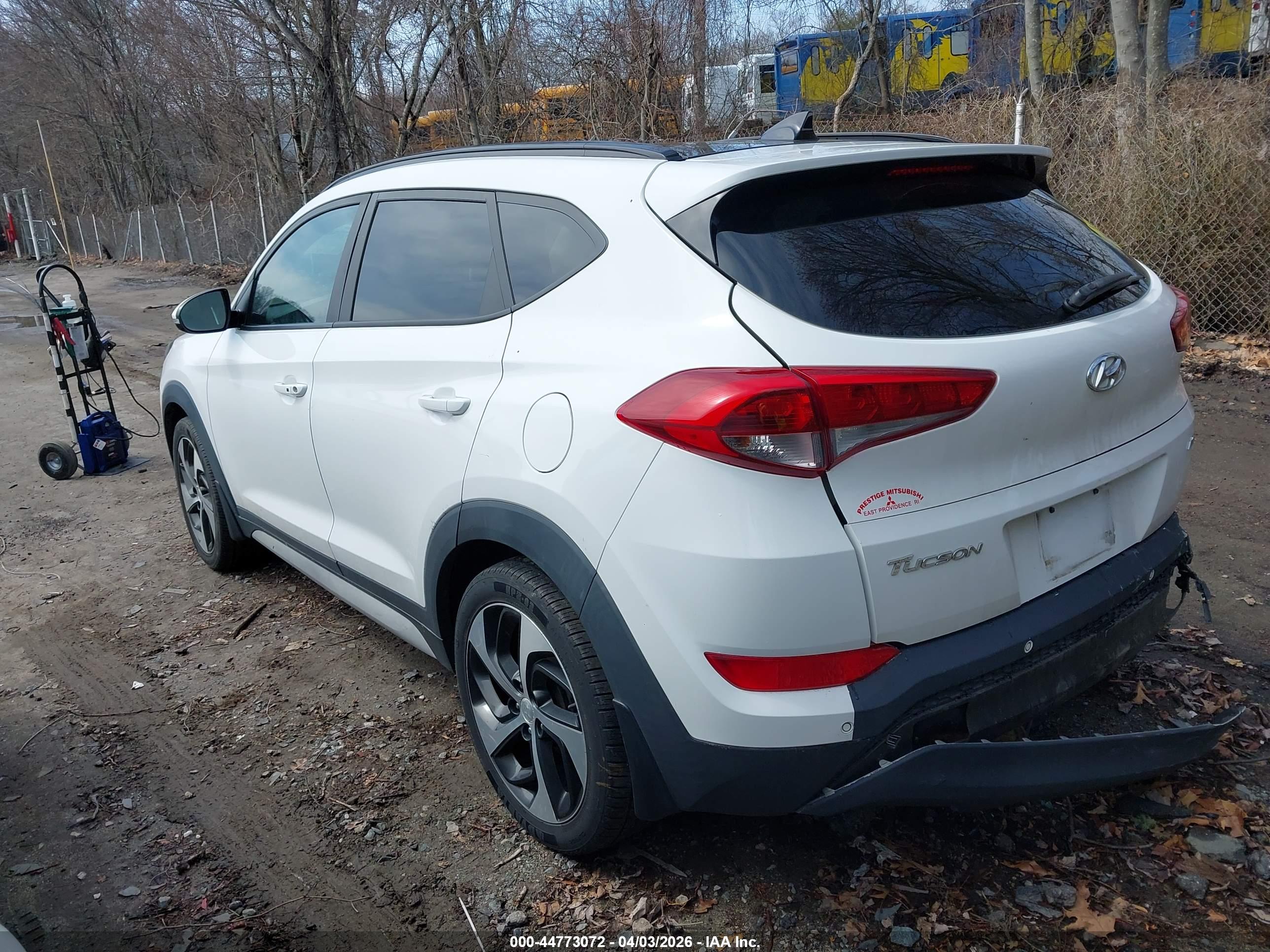 HYUNDAI TUCSON image 3
