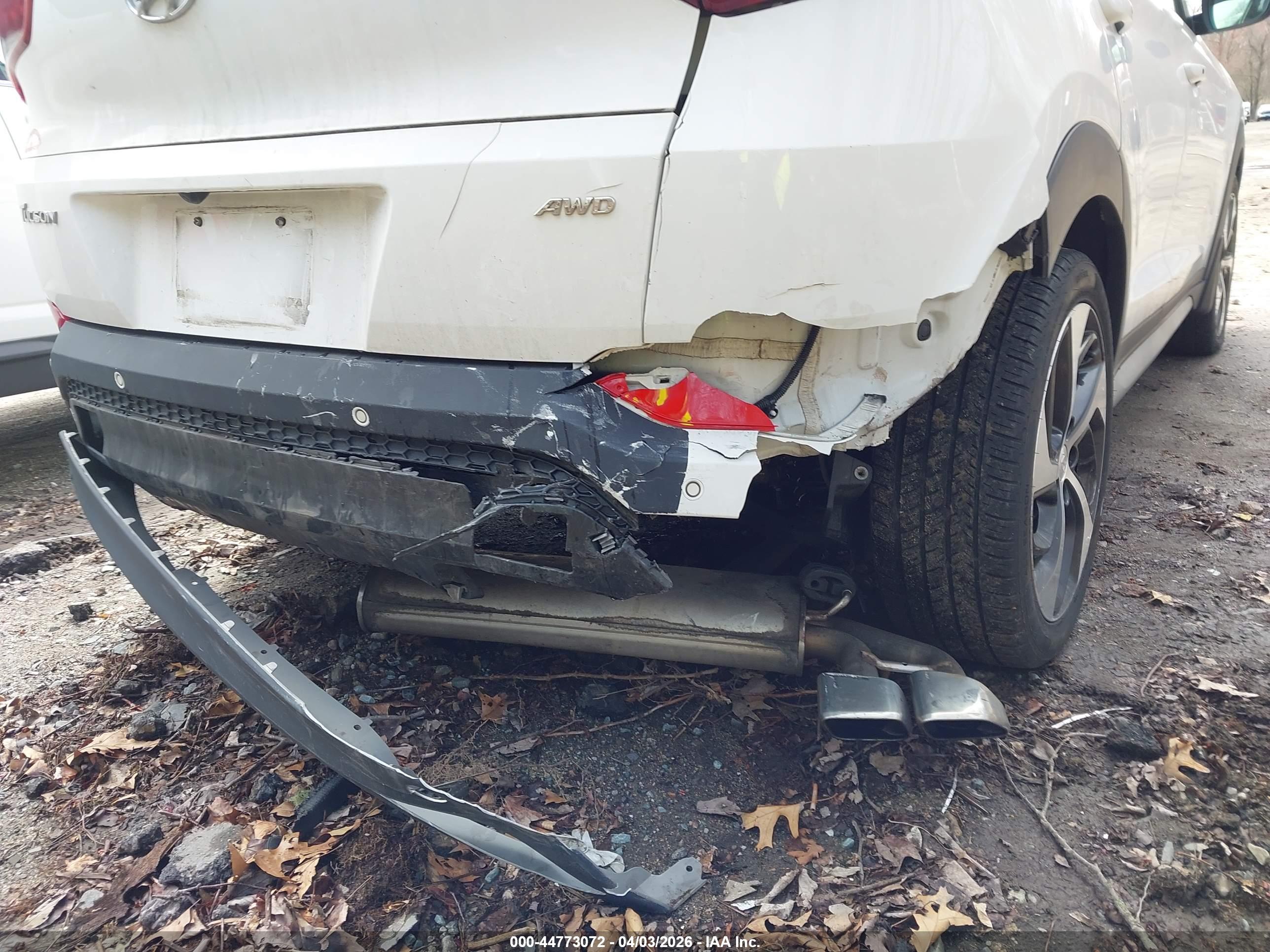 HYUNDAI TUCSON image 6
