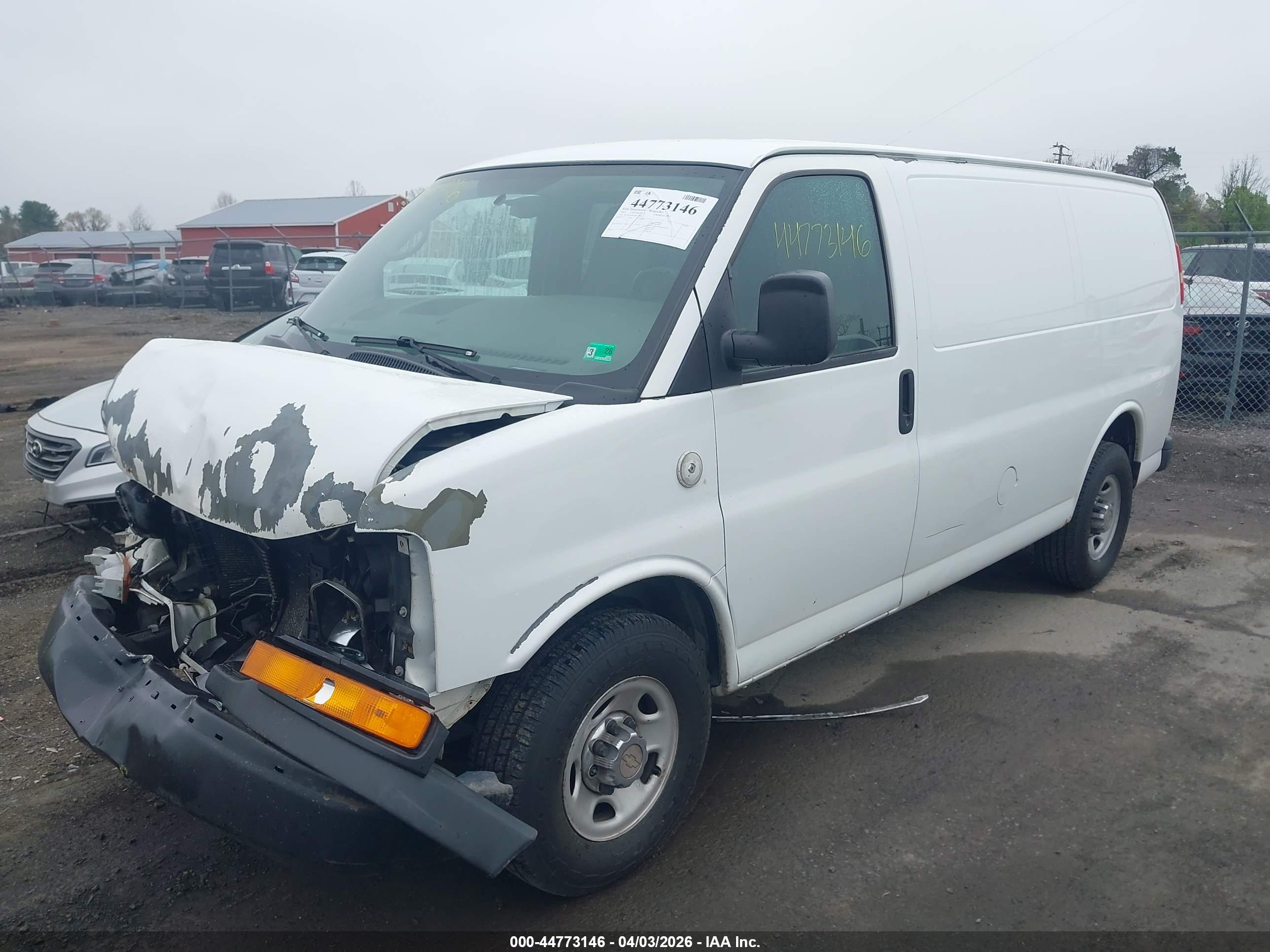 CHEVROLET EXPRESS image 2