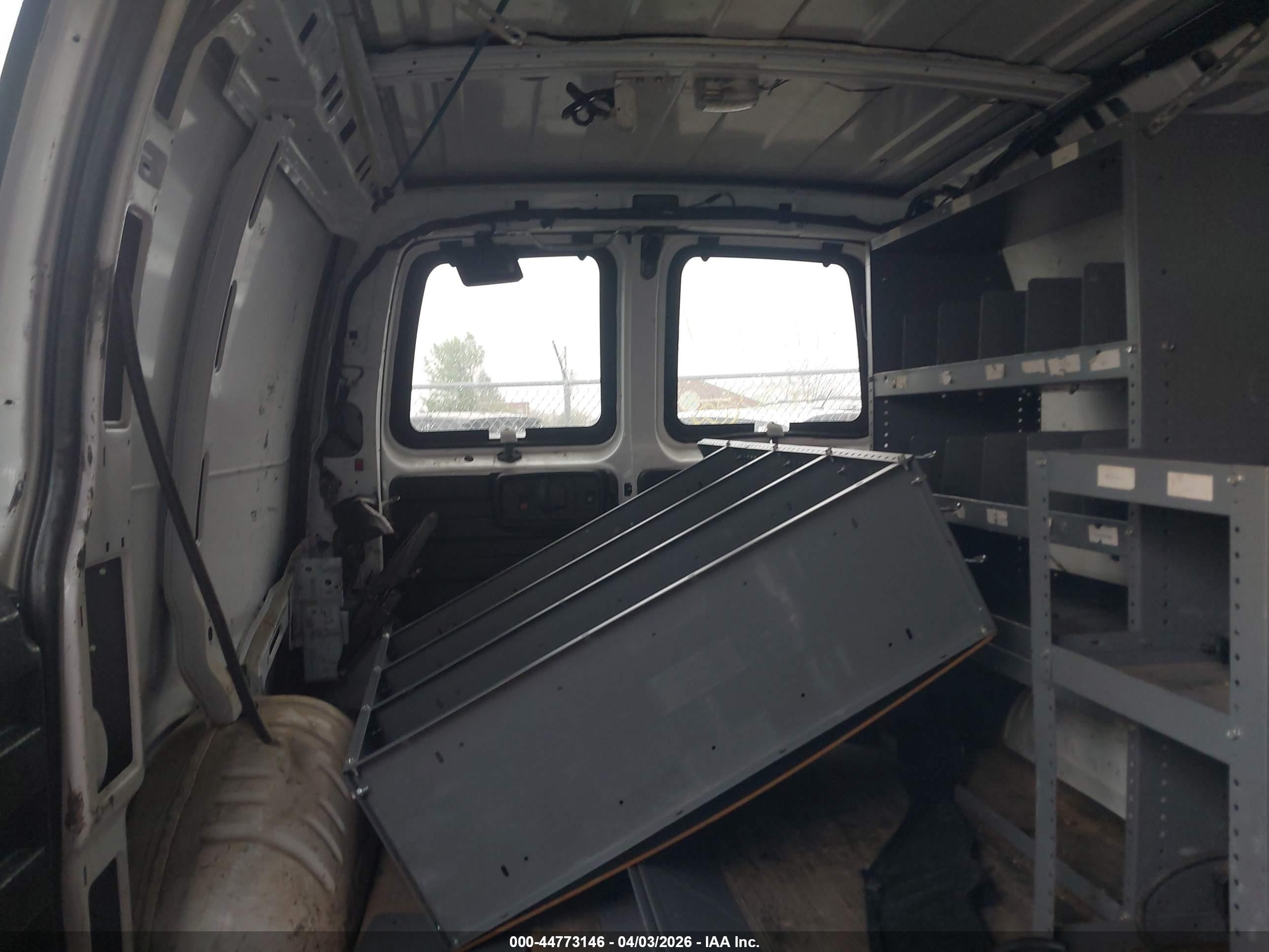 CHEVROLET EXPRESS image 8