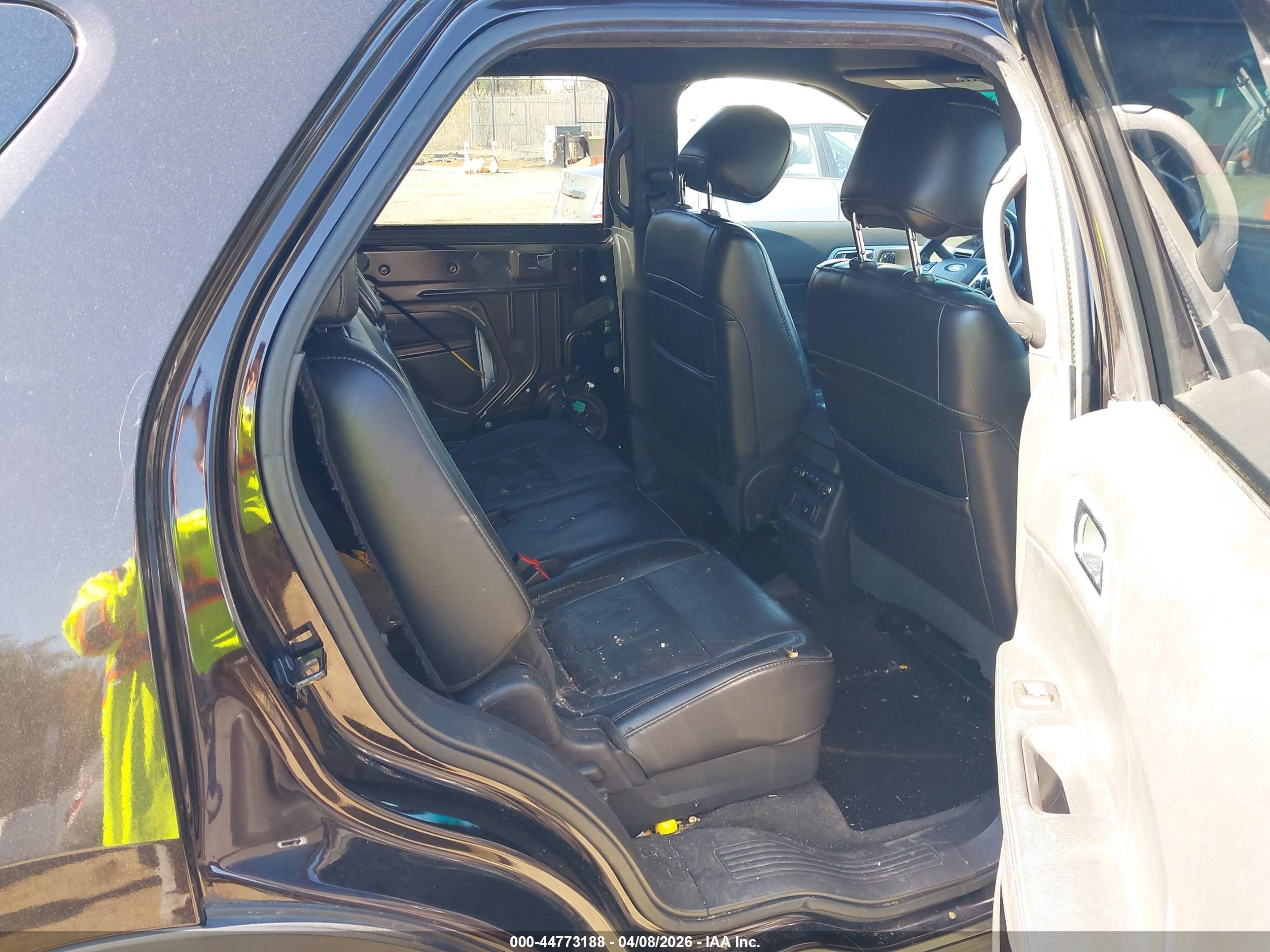 FORD EXPLORER image 8