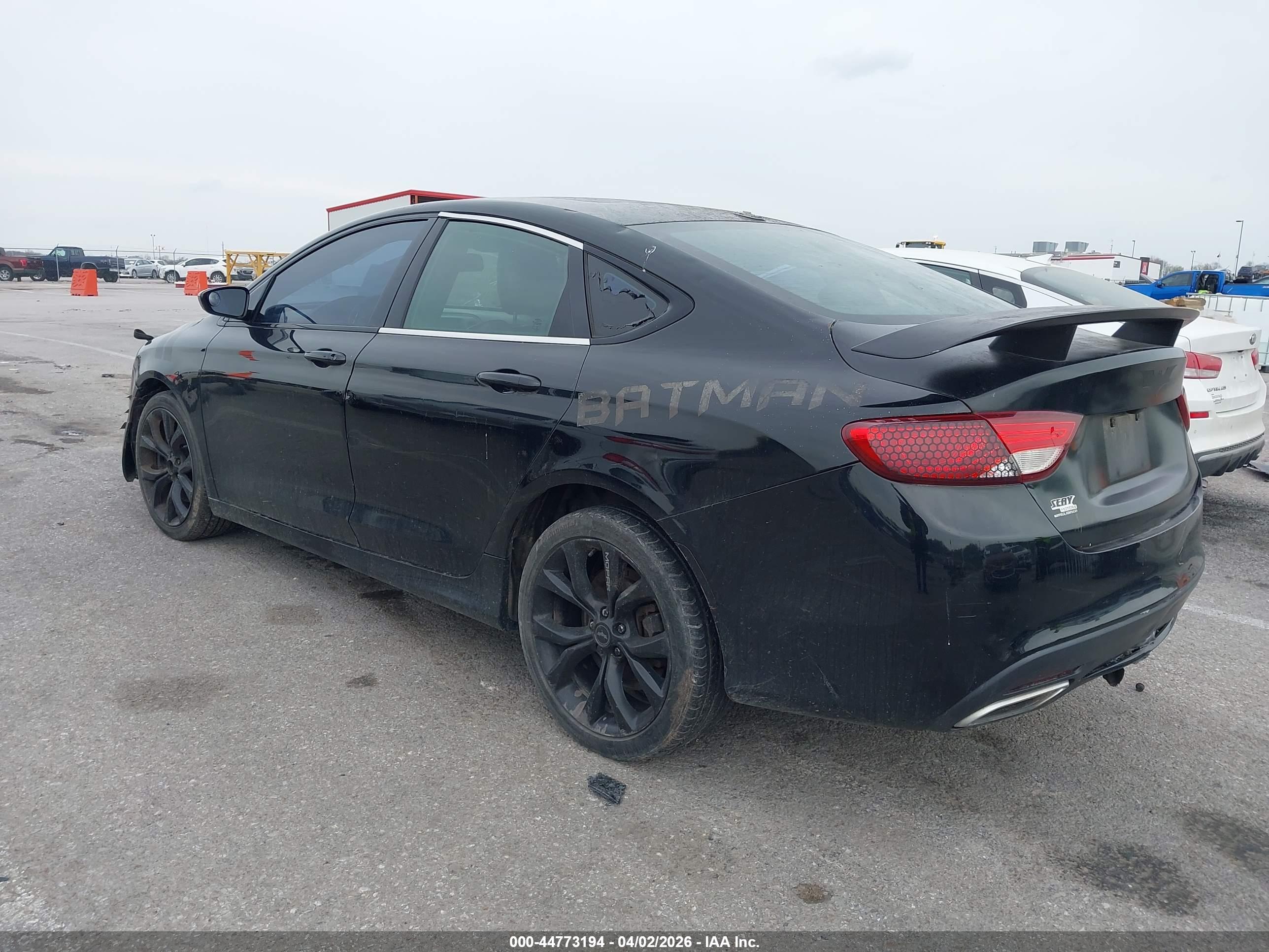 CHRYSLER 200 image 3