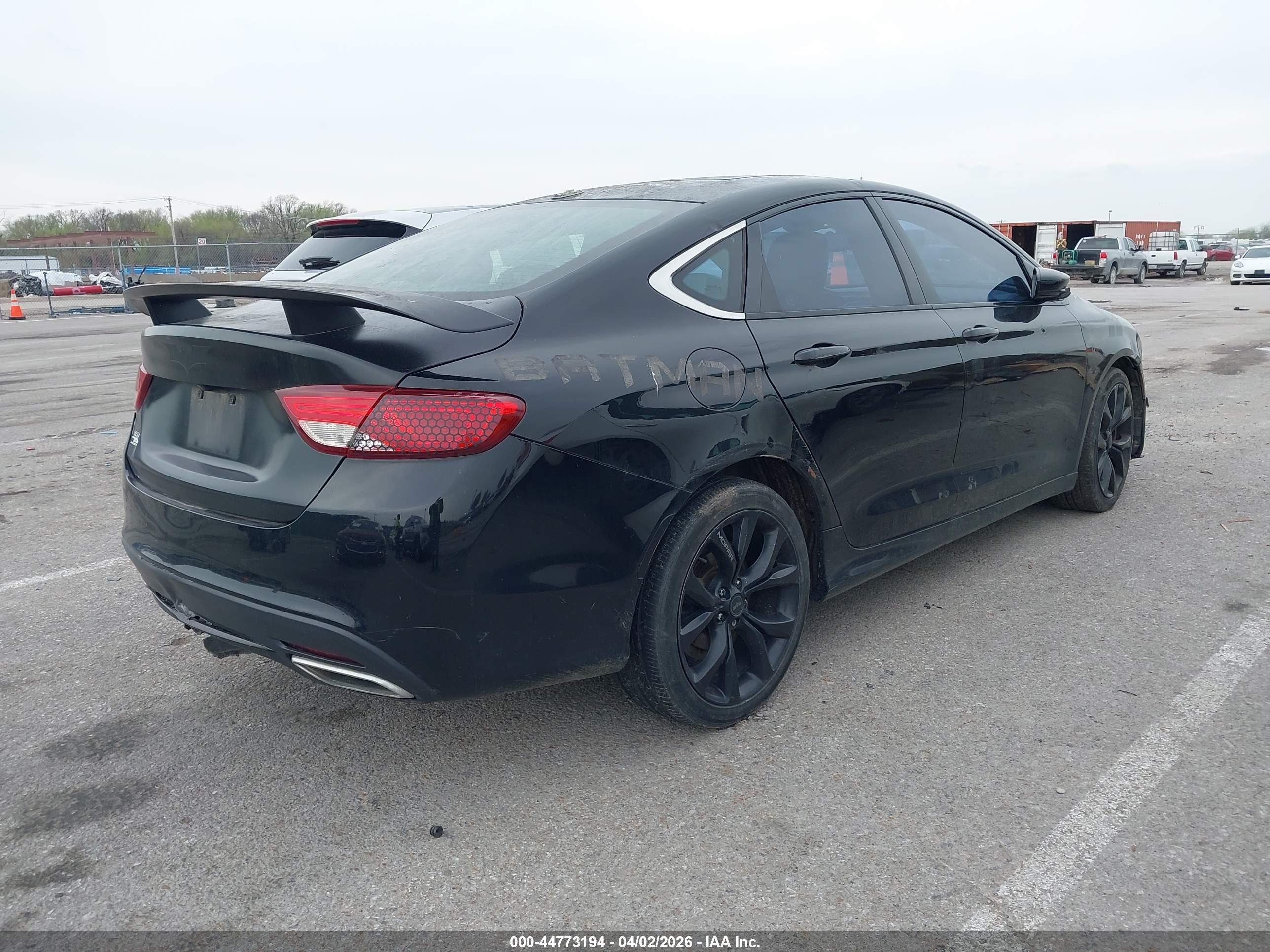 CHRYSLER 200 image 4