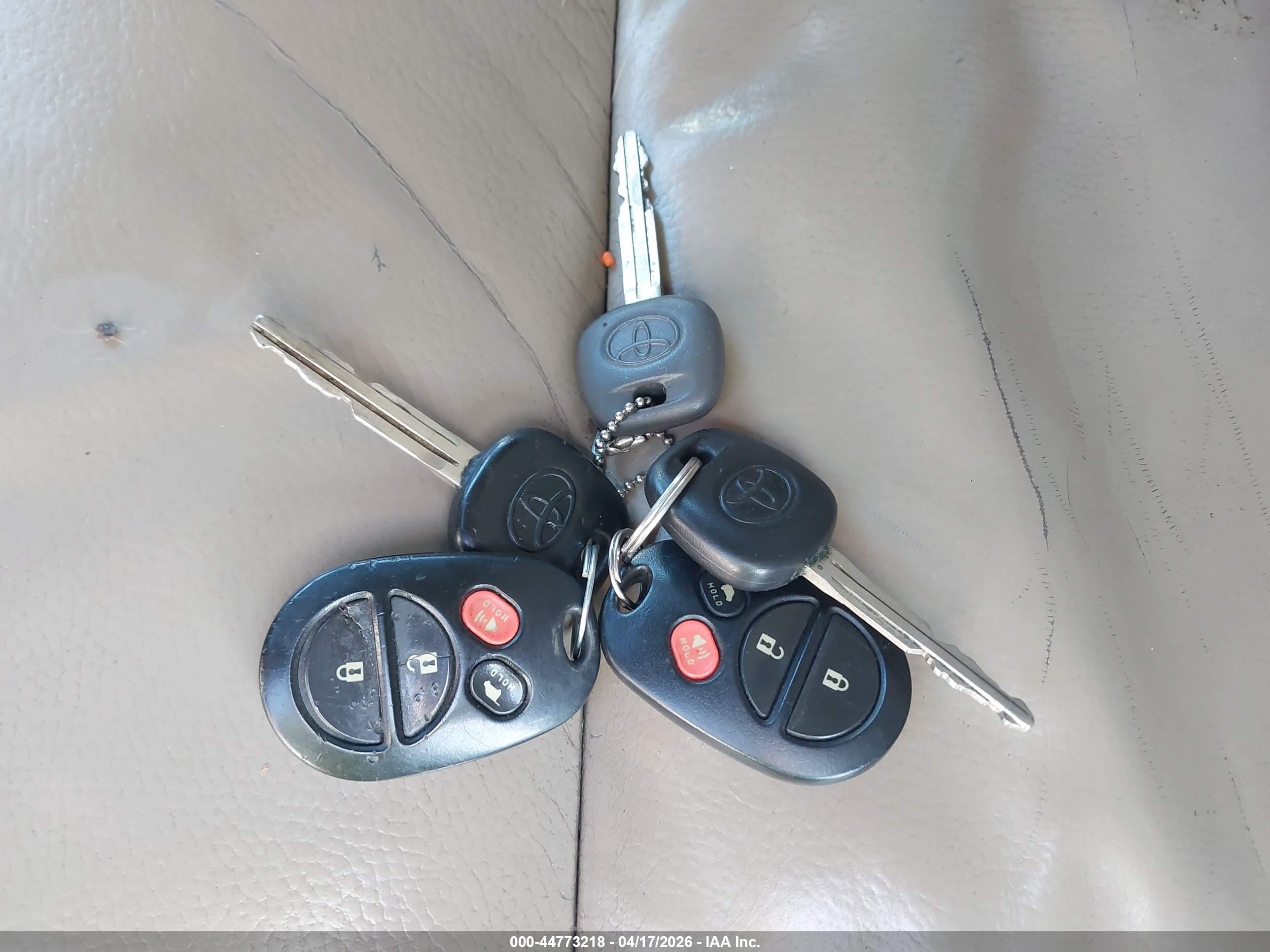 TOYOTA SEQUOIA image 11