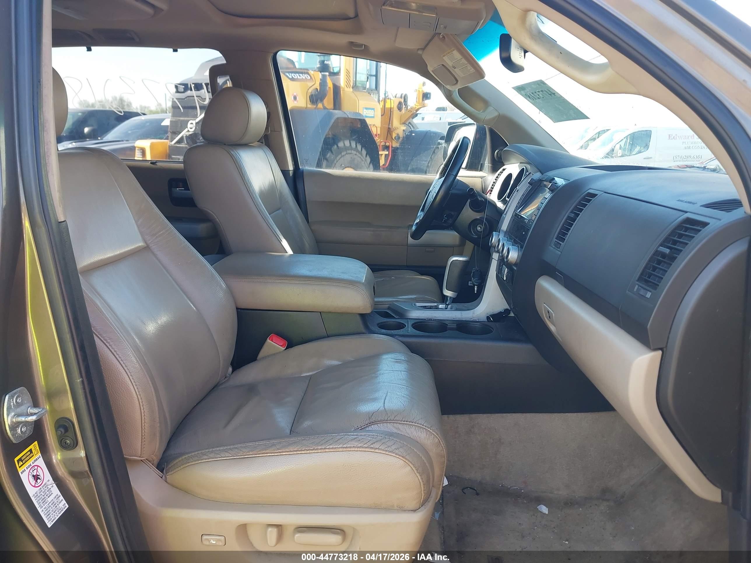 TOYOTA SEQUOIA image 5