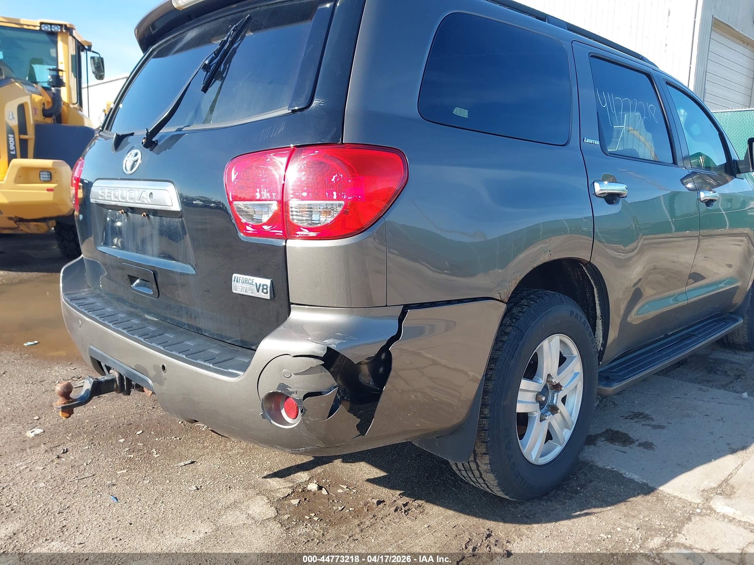 TOYOTA SEQUOIA image 6