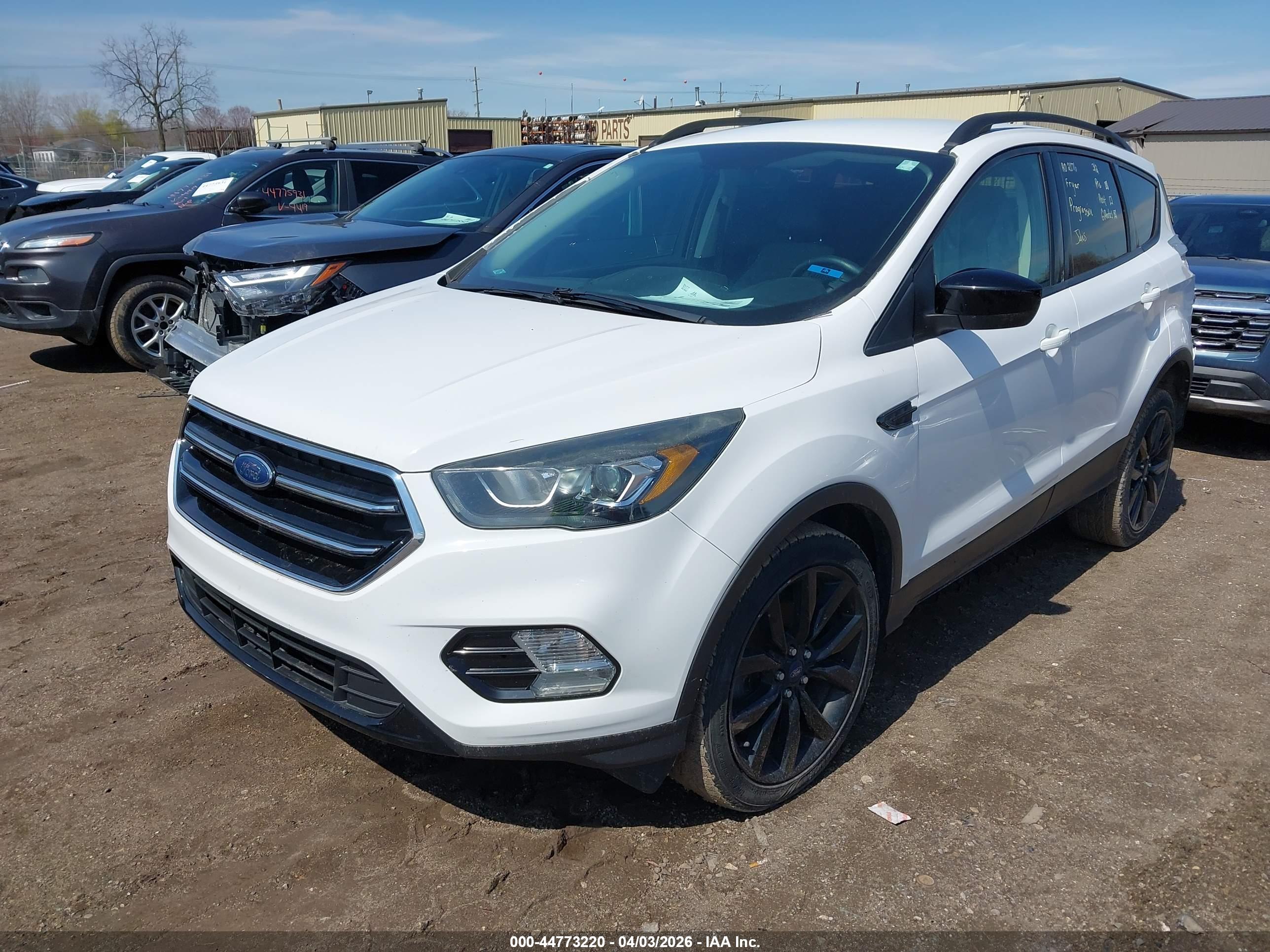FORD ESCAPE image 2